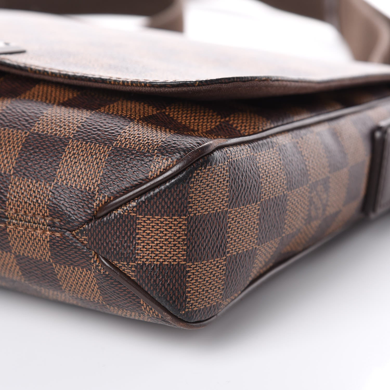 Louis Vuitton Damier Ebene District PM 9 of 13