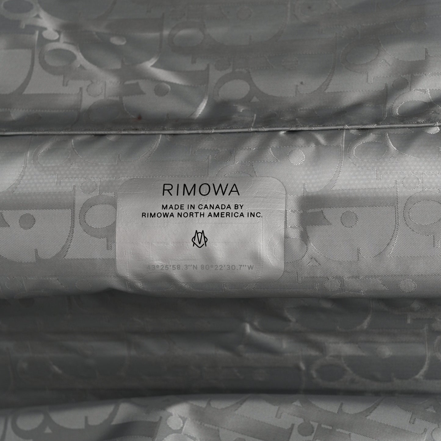 X RIMOWA Aluminum Gradient Cabin Luggage Silver