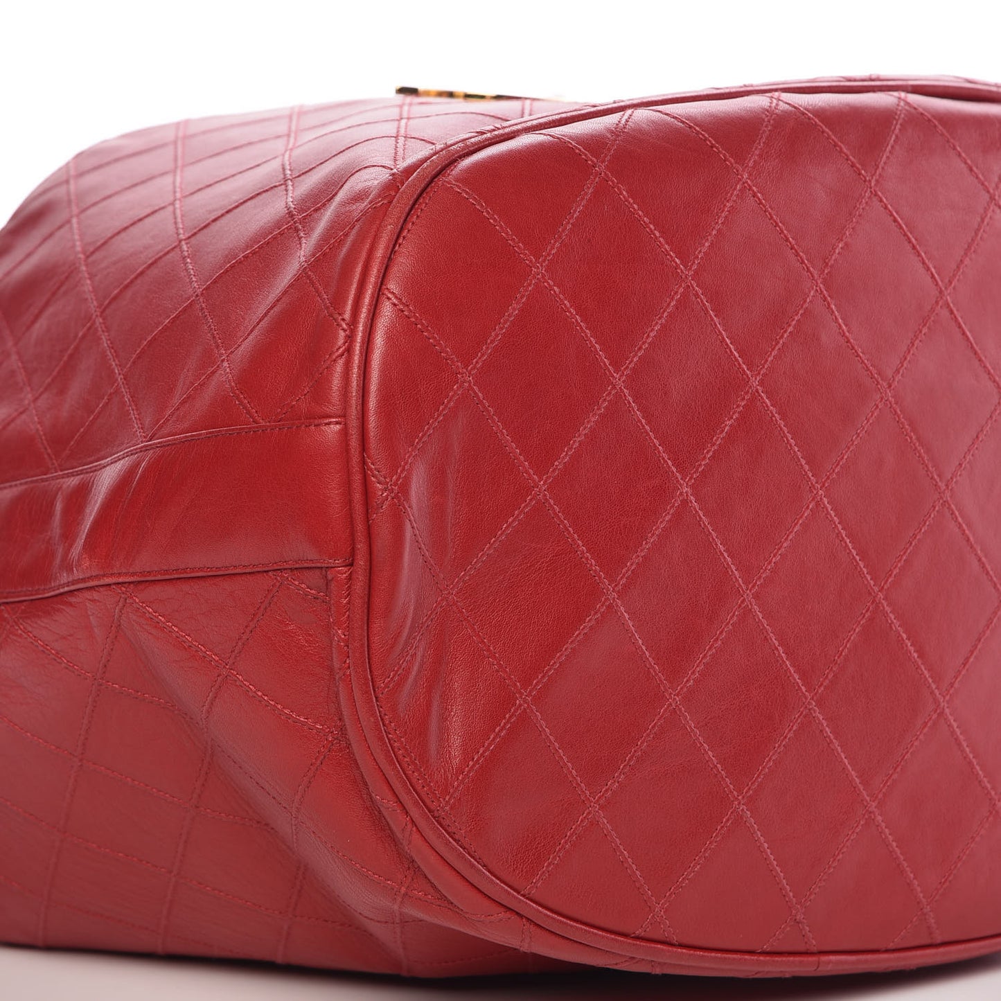 Lambskin Diamond Stitched CC Drawstring Shoulder Bag Red
