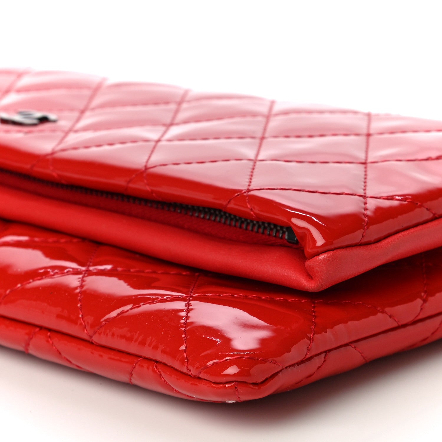 Chanel Patent Calfskin Quilted Beauty CC Clutch Red 10 of 14