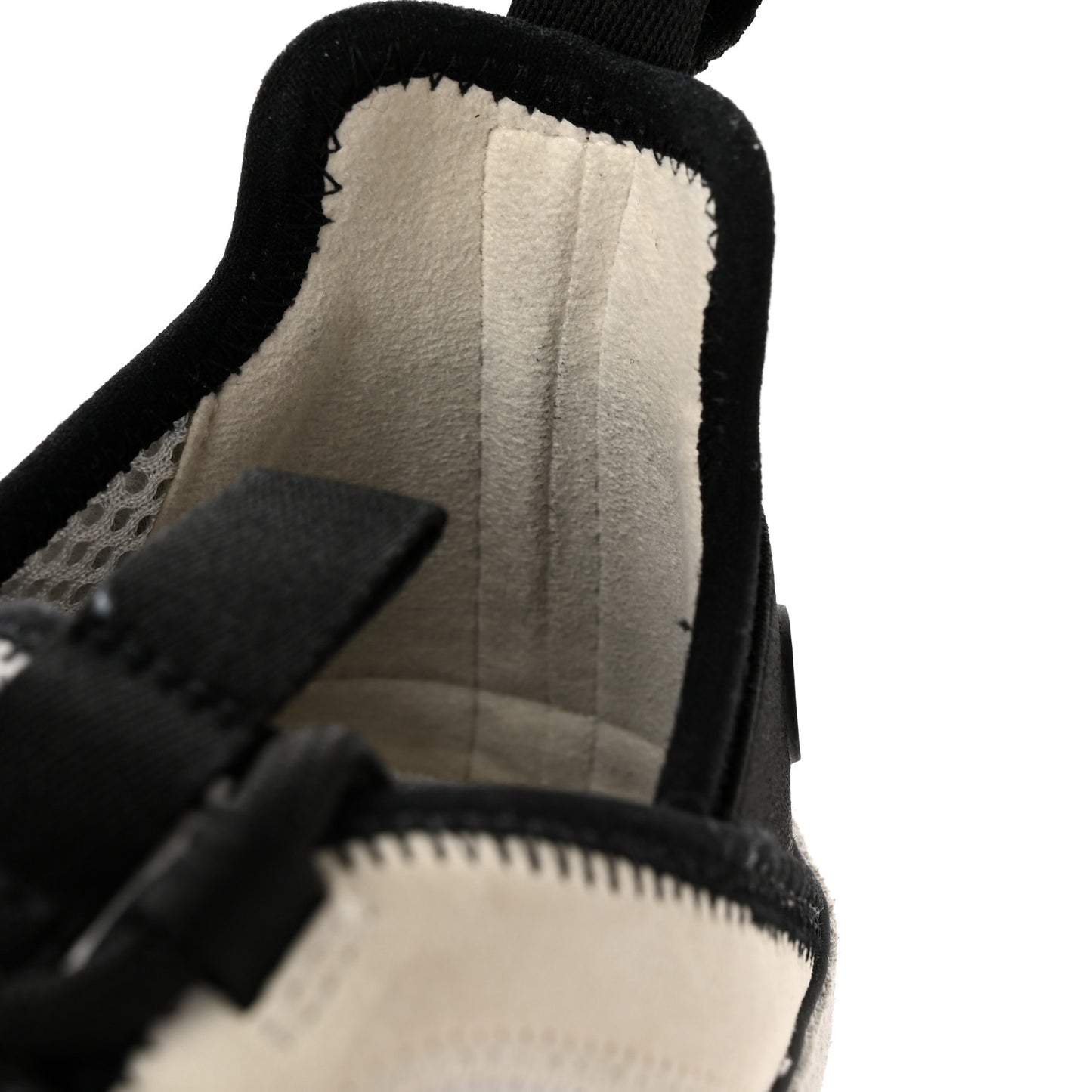 Velvet Calfskin Mixed Fibers CC Sneakers 40 White Black