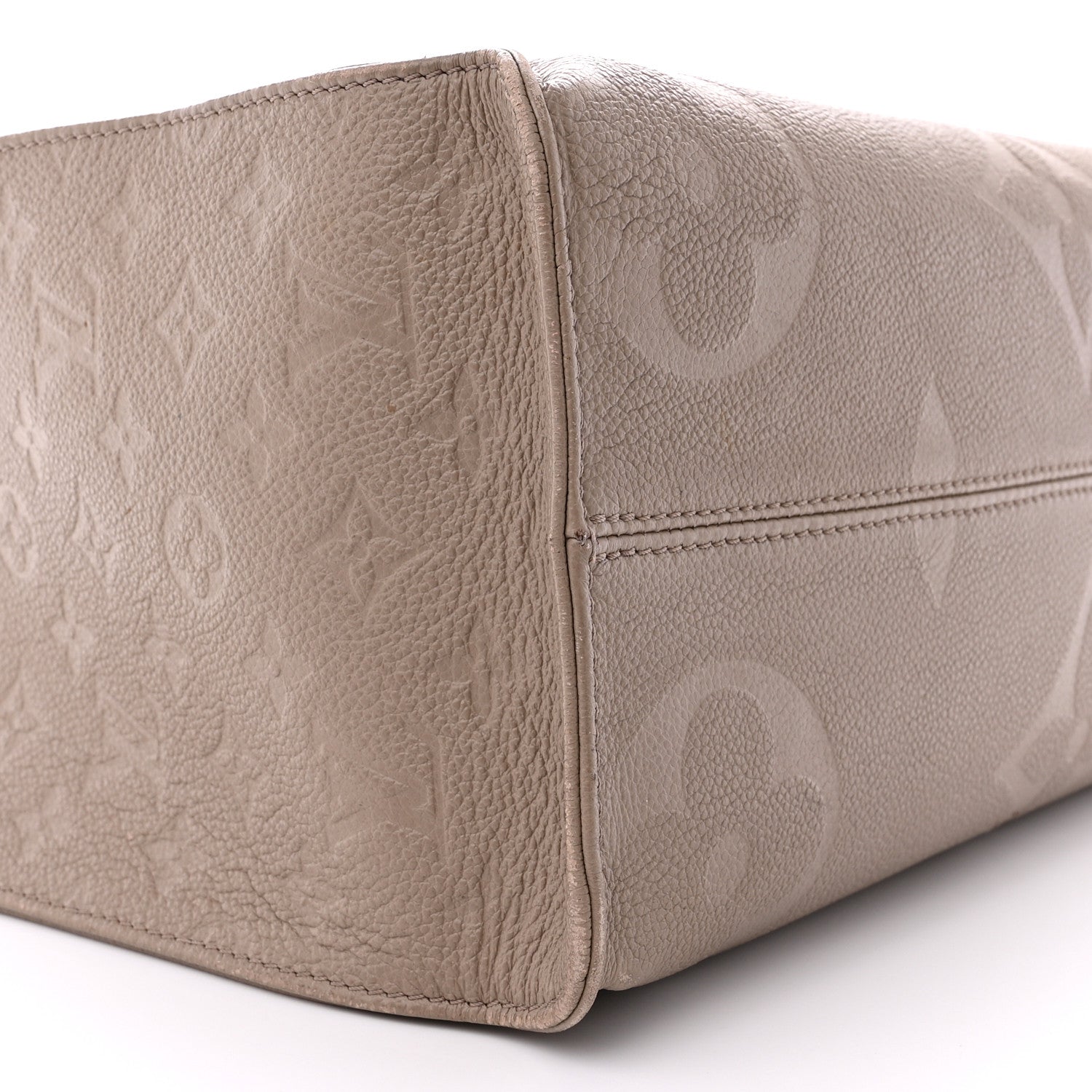 Louis Vuitton Empreinte Monogram Giant Onthego MM Tourterelle 8 of 18