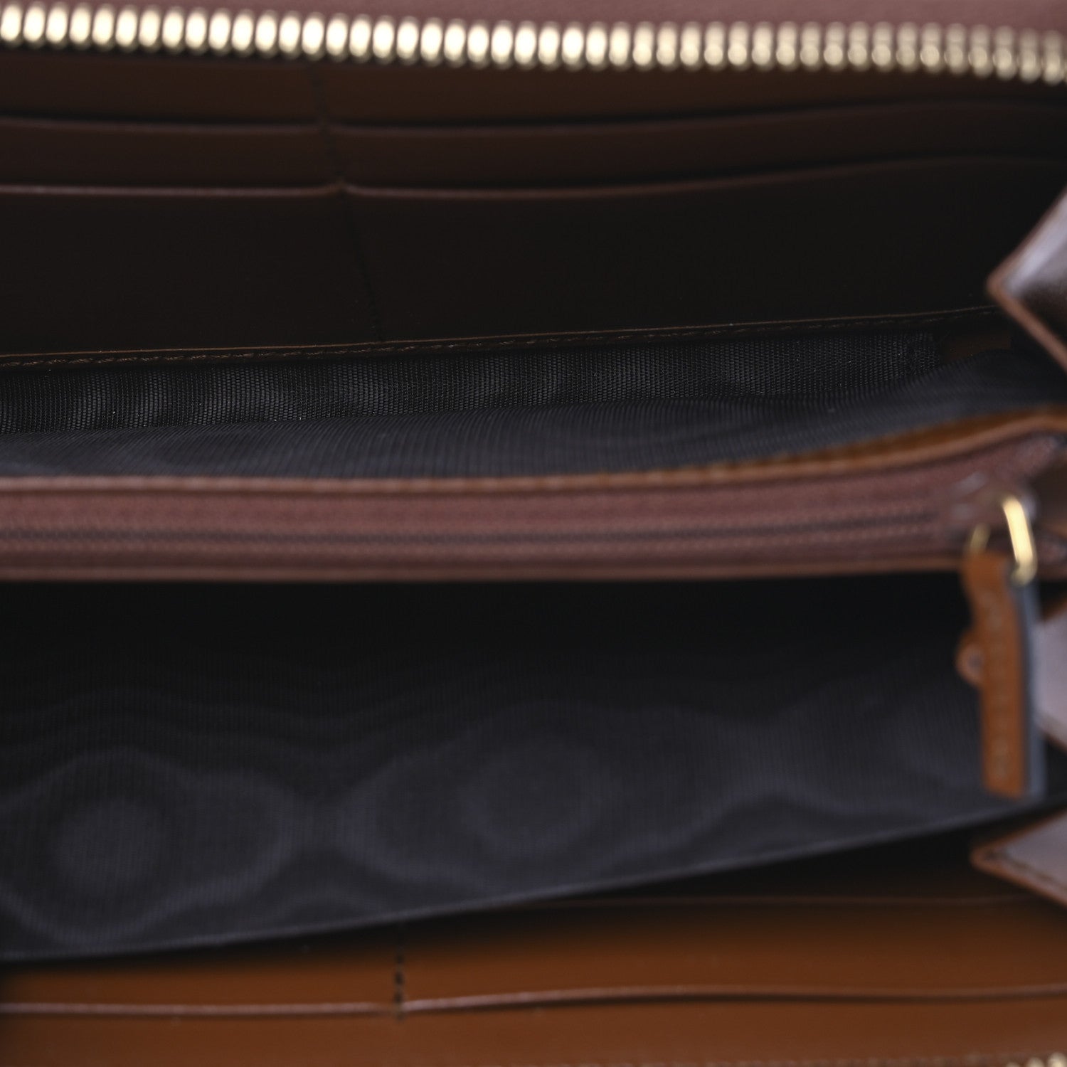 Gucci Plutone Calfskin Logo Zip Around Wallet Cuir 5 of 13