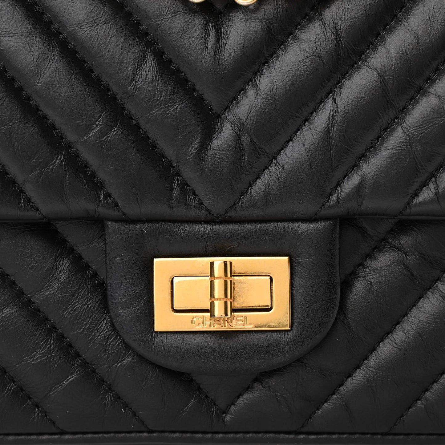 Aged Calfskin Chevron Quilted 2.55 Reissue 225 Flap Black