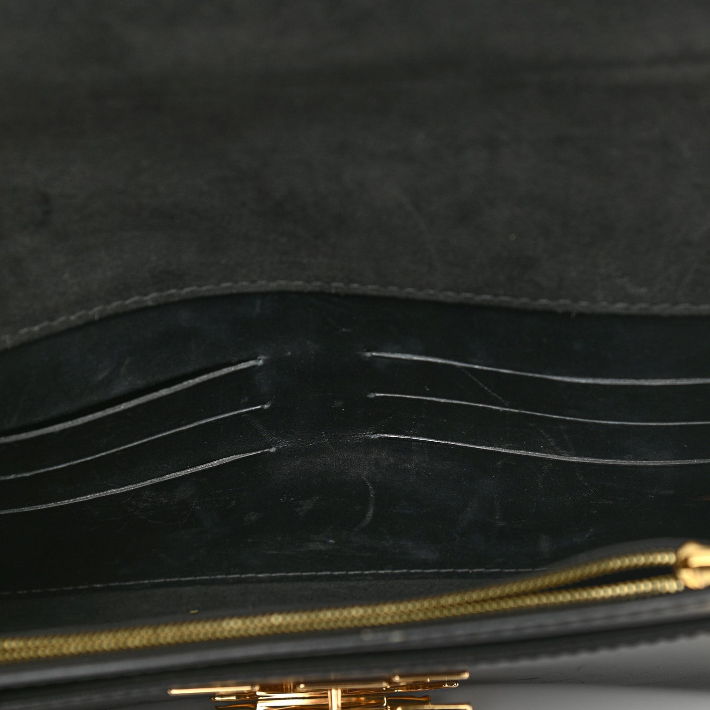 Calfskin Chain Louise GM Black