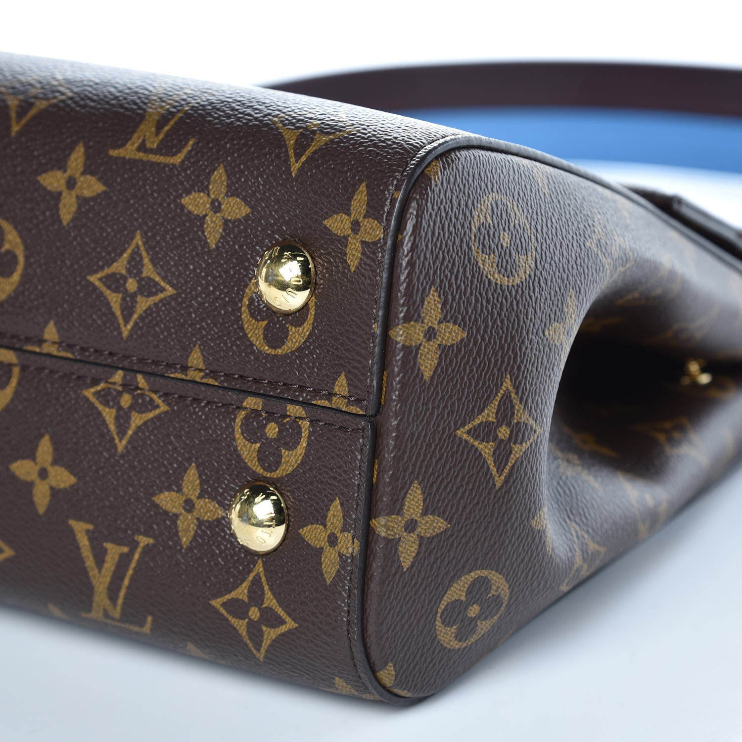 Louis Vuitton Monogram Cluny MM Blue Glacial 8 of 10
