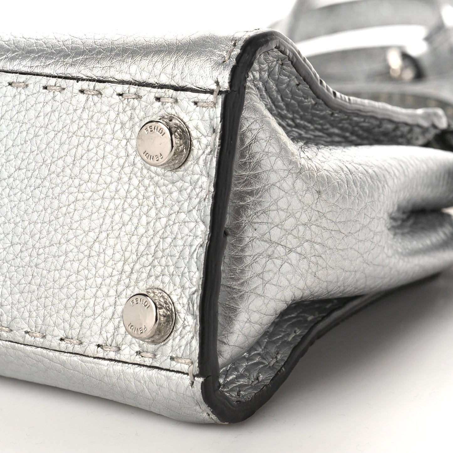Cuoio Romano Lux Selleria Mini Peekaboo Iconic Satchel Argento