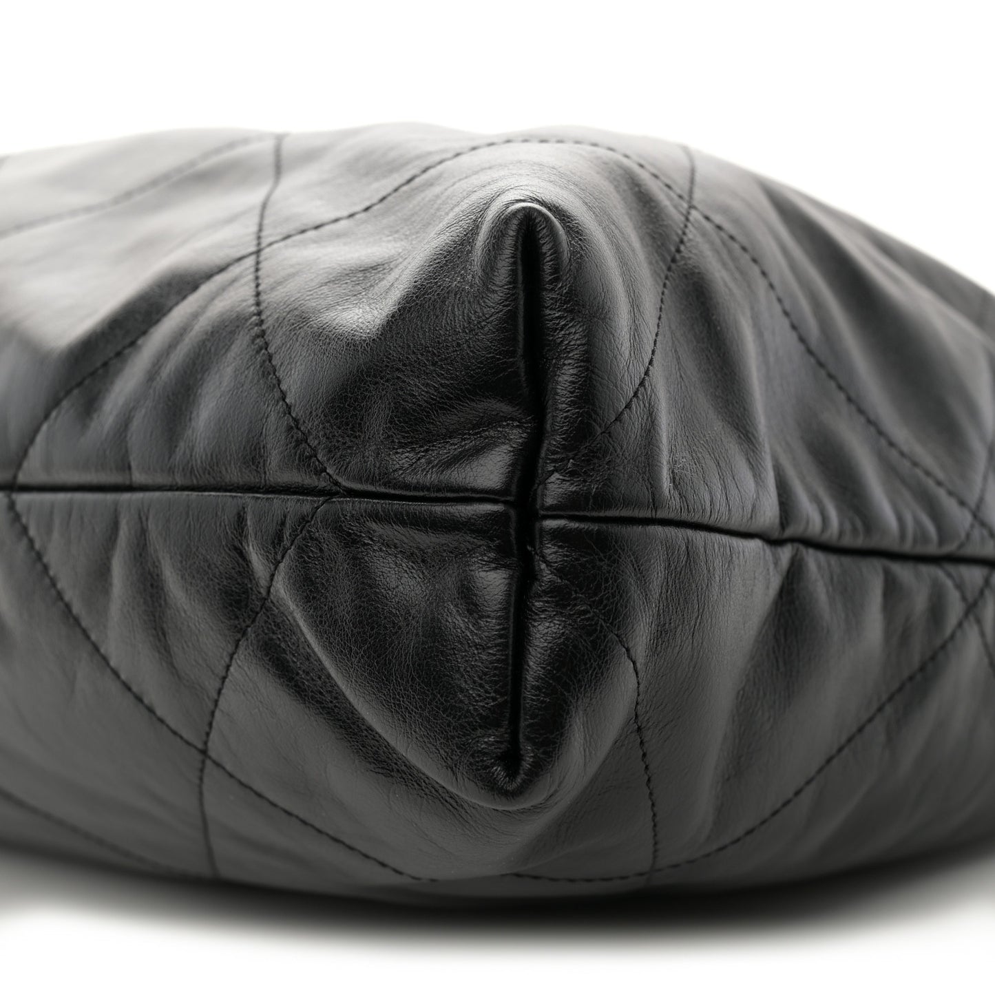 Shiny Calfskin Quilted Chanel 22 Black