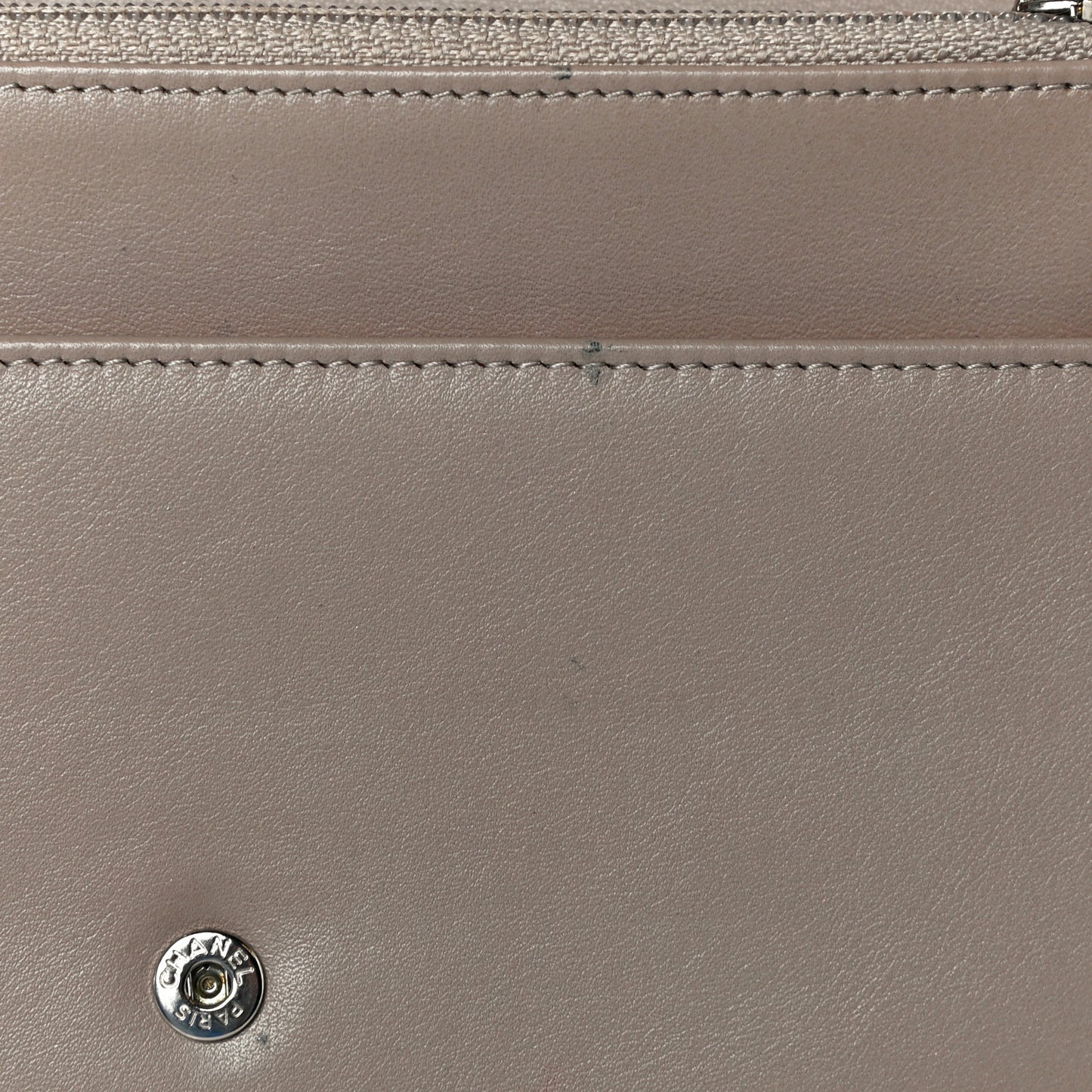 Vinyl Lipstick Wallet On Chain WOC Beige