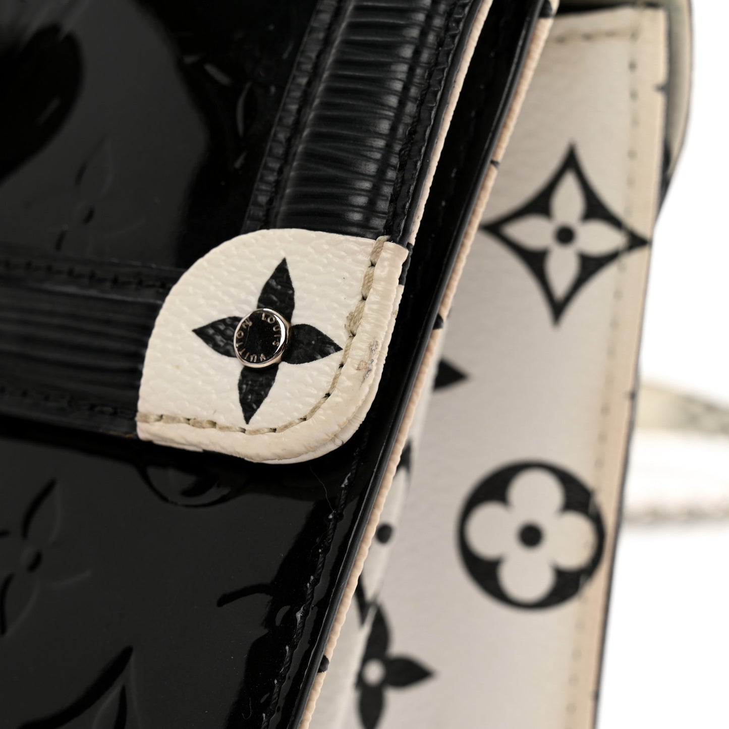 Vernis Epi Monogram Wynwood Black White