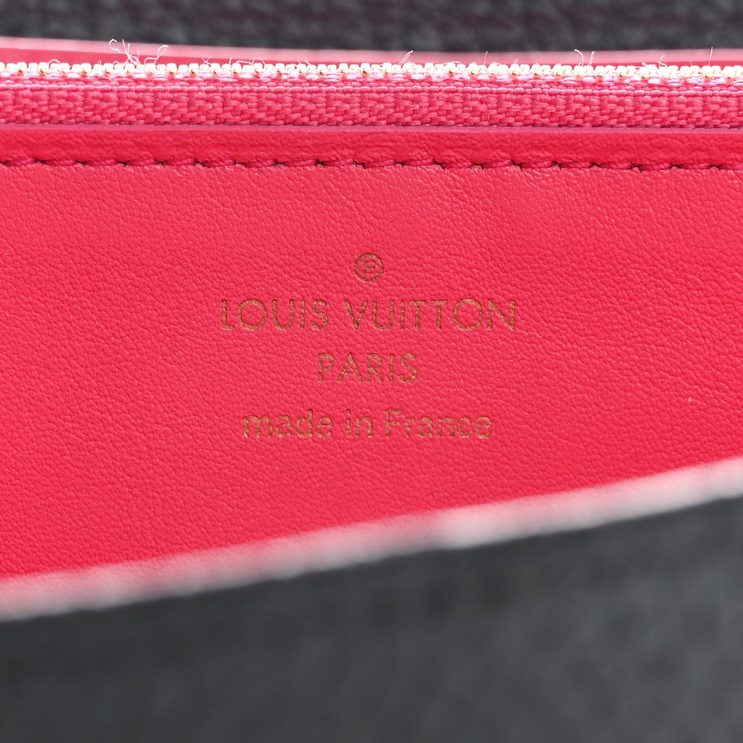 Taurillon Capucines Wallet Black