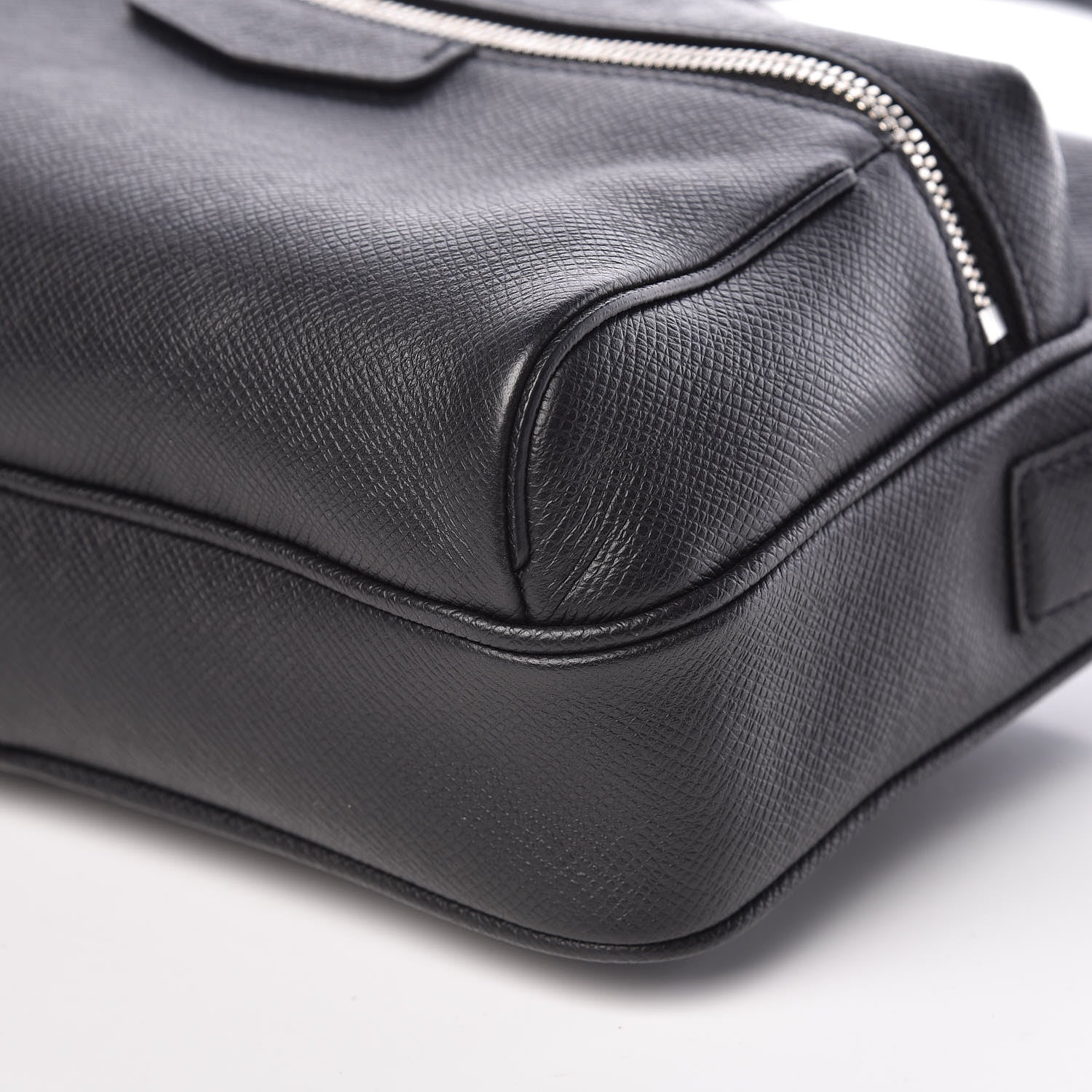Louis Vuitton Taiga Outdoor Messenger PM Black 8 of 8