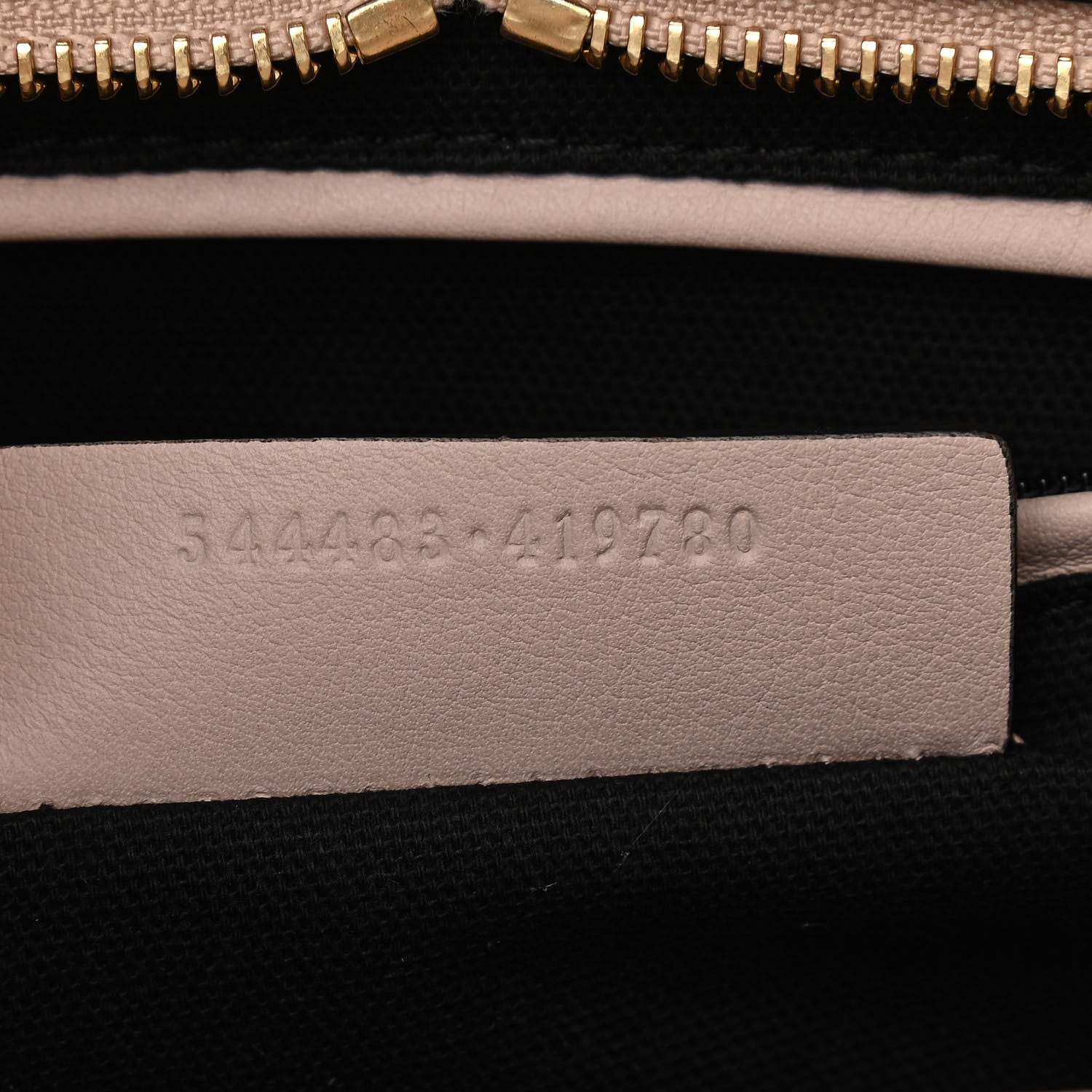 Alexander McQueen Calfskin Small Skull Padlock Zip Around Tote Teint 6 of 10