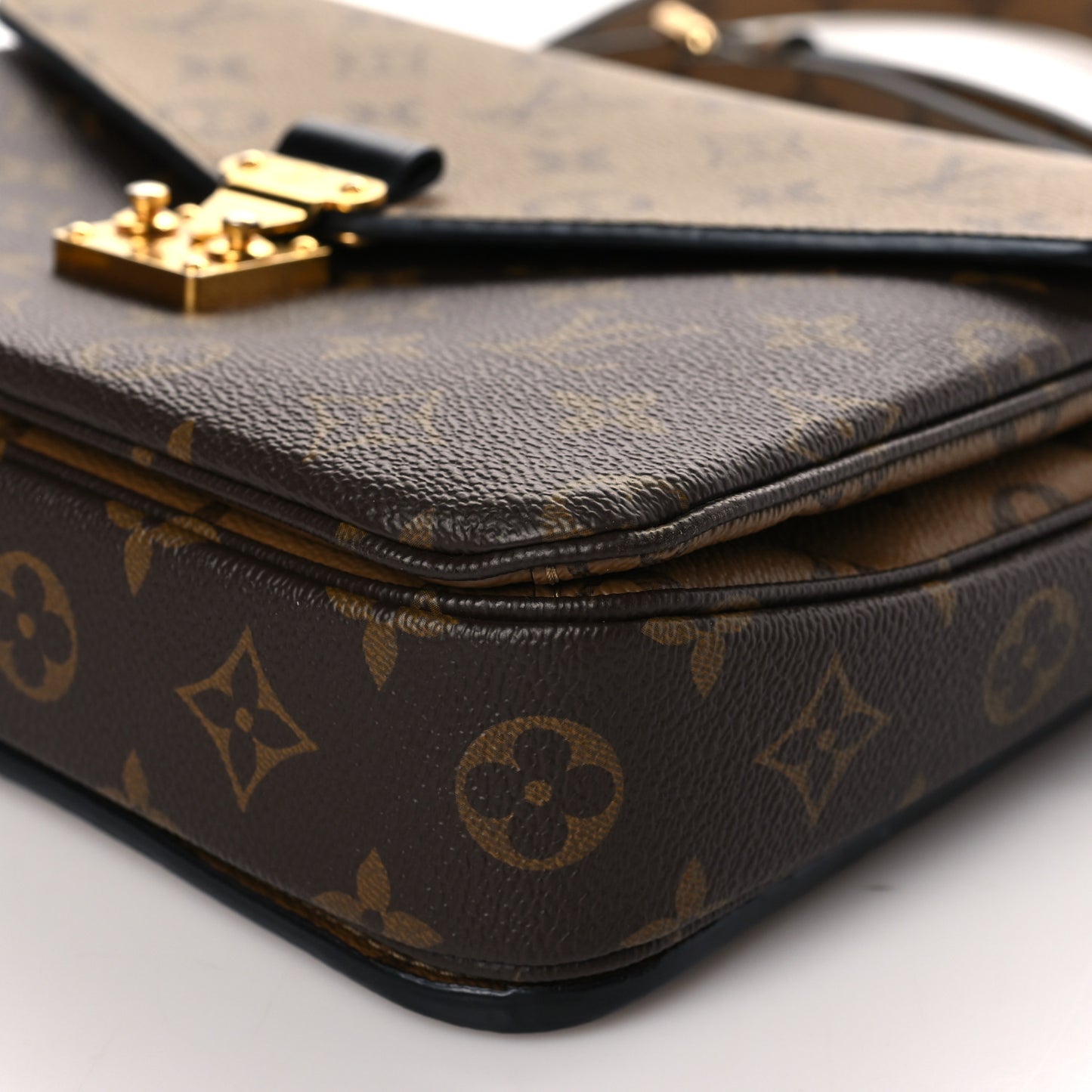 Reverse Monogram Pochette Metis