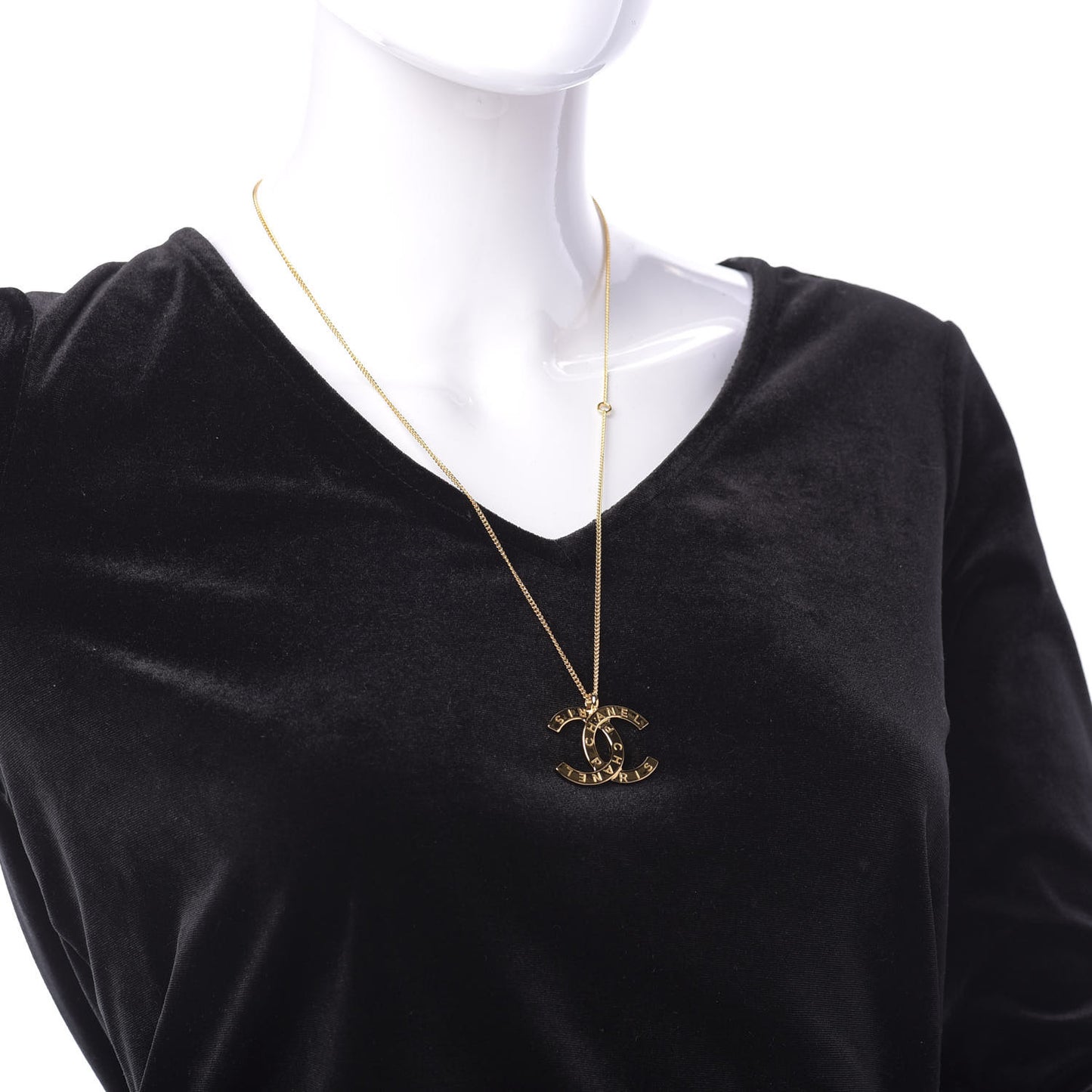 Metal CC Paris Button Necklace Gold