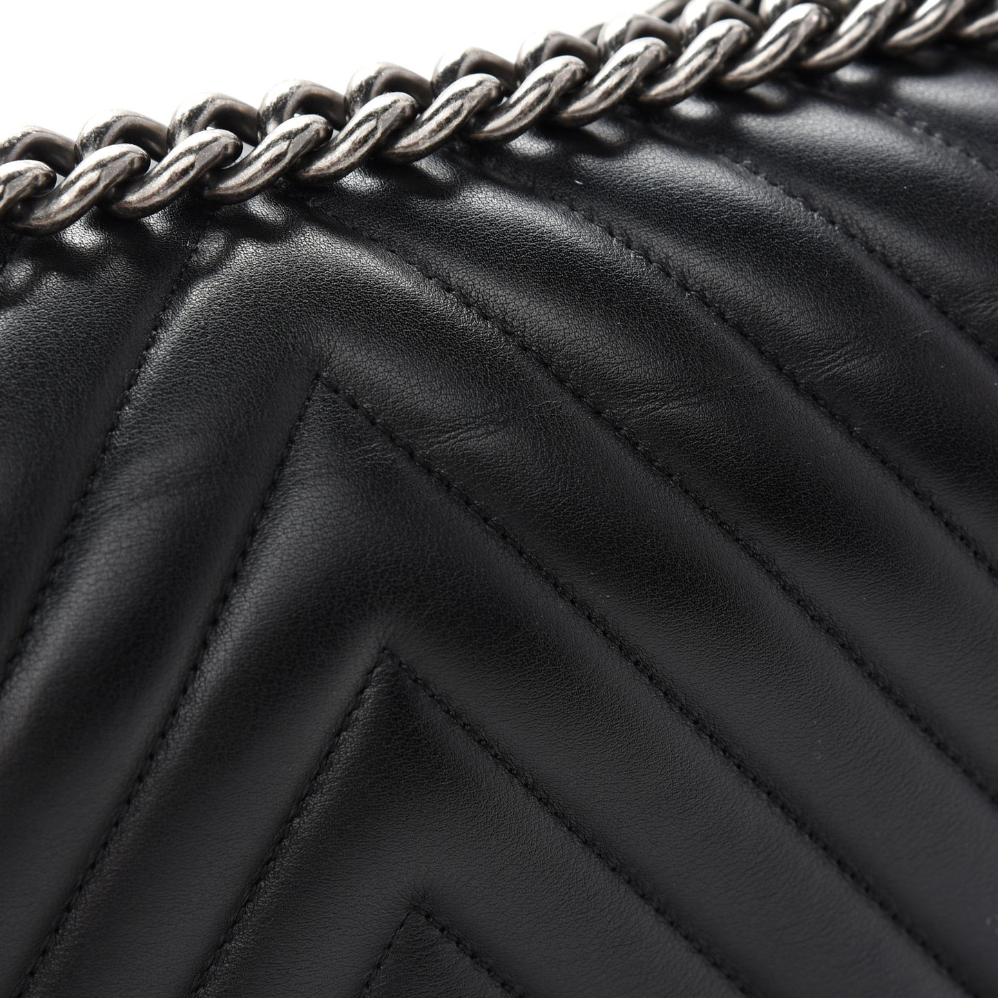 Lambskin Chevron Quilted New Medium Boy Flap Black