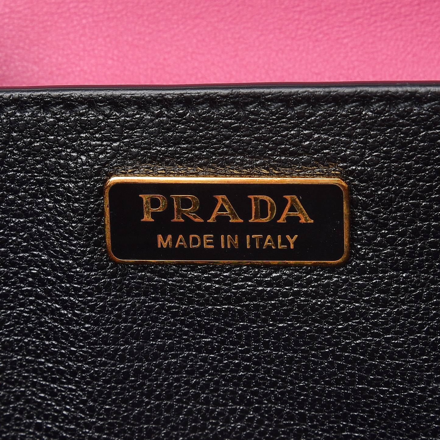 City Calf Saffiano Cahier Bag Fuxia Black