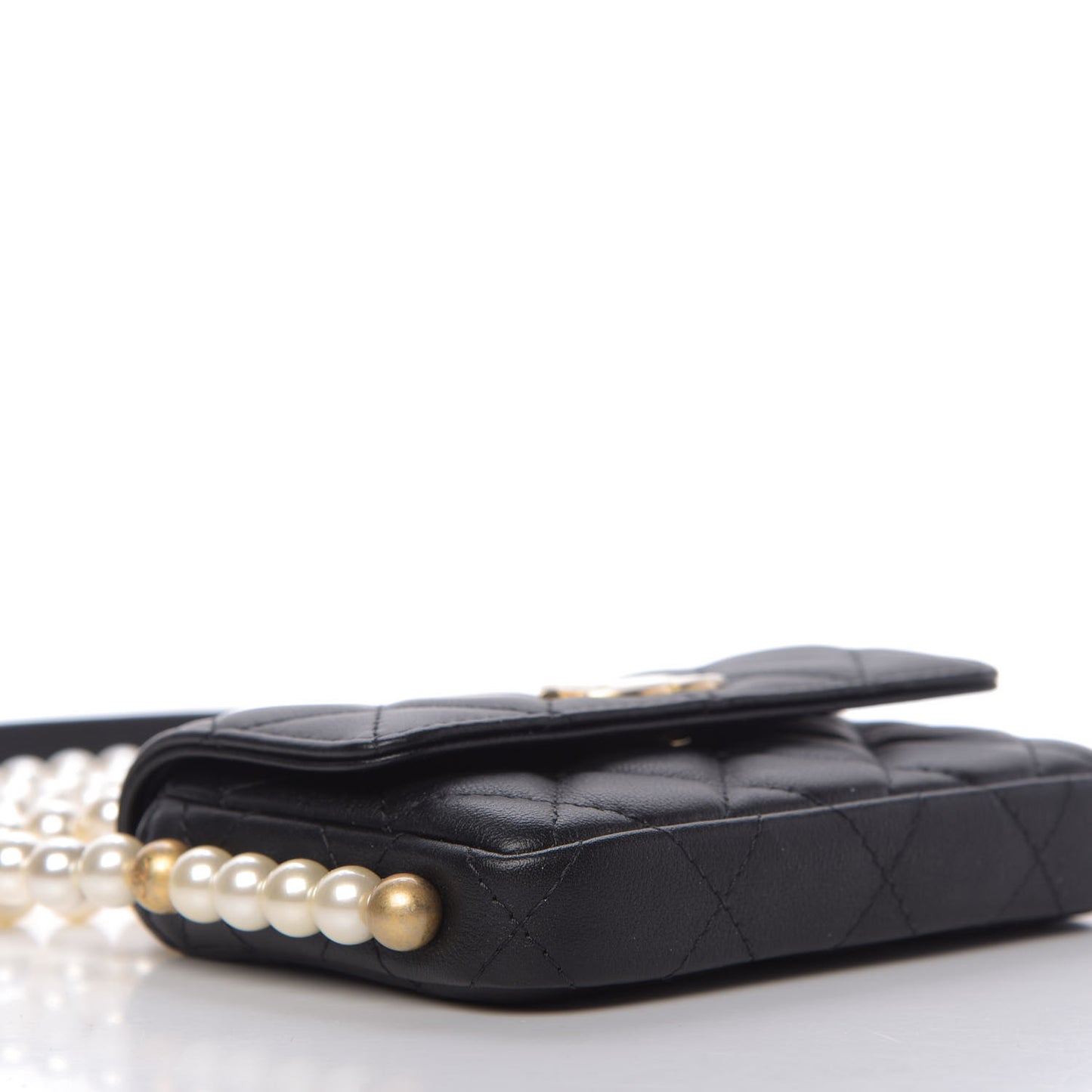 Calfskin Quilted About Pearls Card Holder Flap With Chain Black