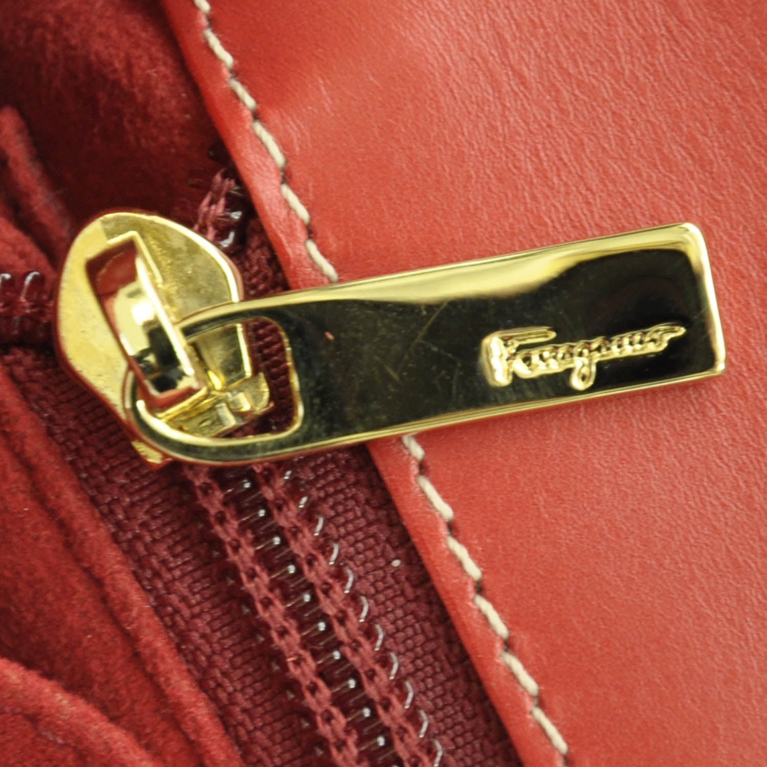 FASHIONPHILE SALVATOREFERRAGAMOLeatherGanciniShoulderBagRed 9 of 11