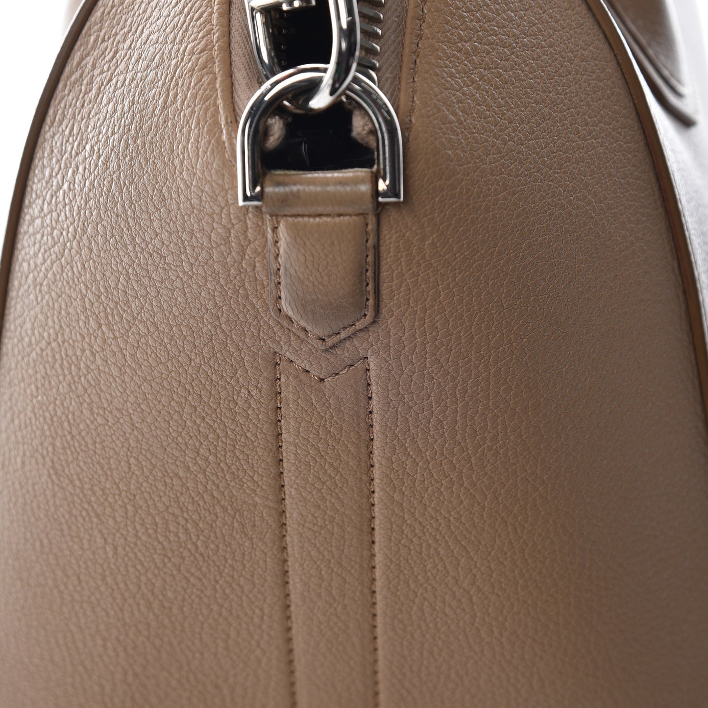 Sugar Goatskin Medium Antigona Nude