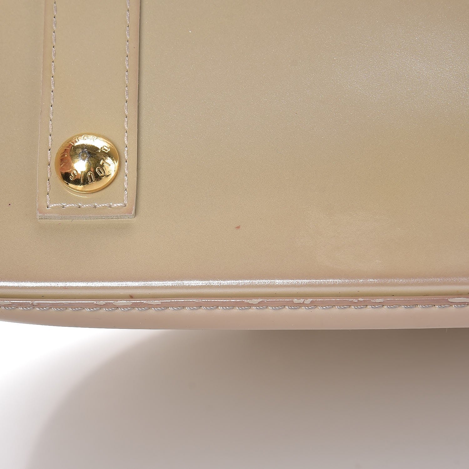 Louis Vuitton Vernis Alma PM Blanc Corail 26 of 26