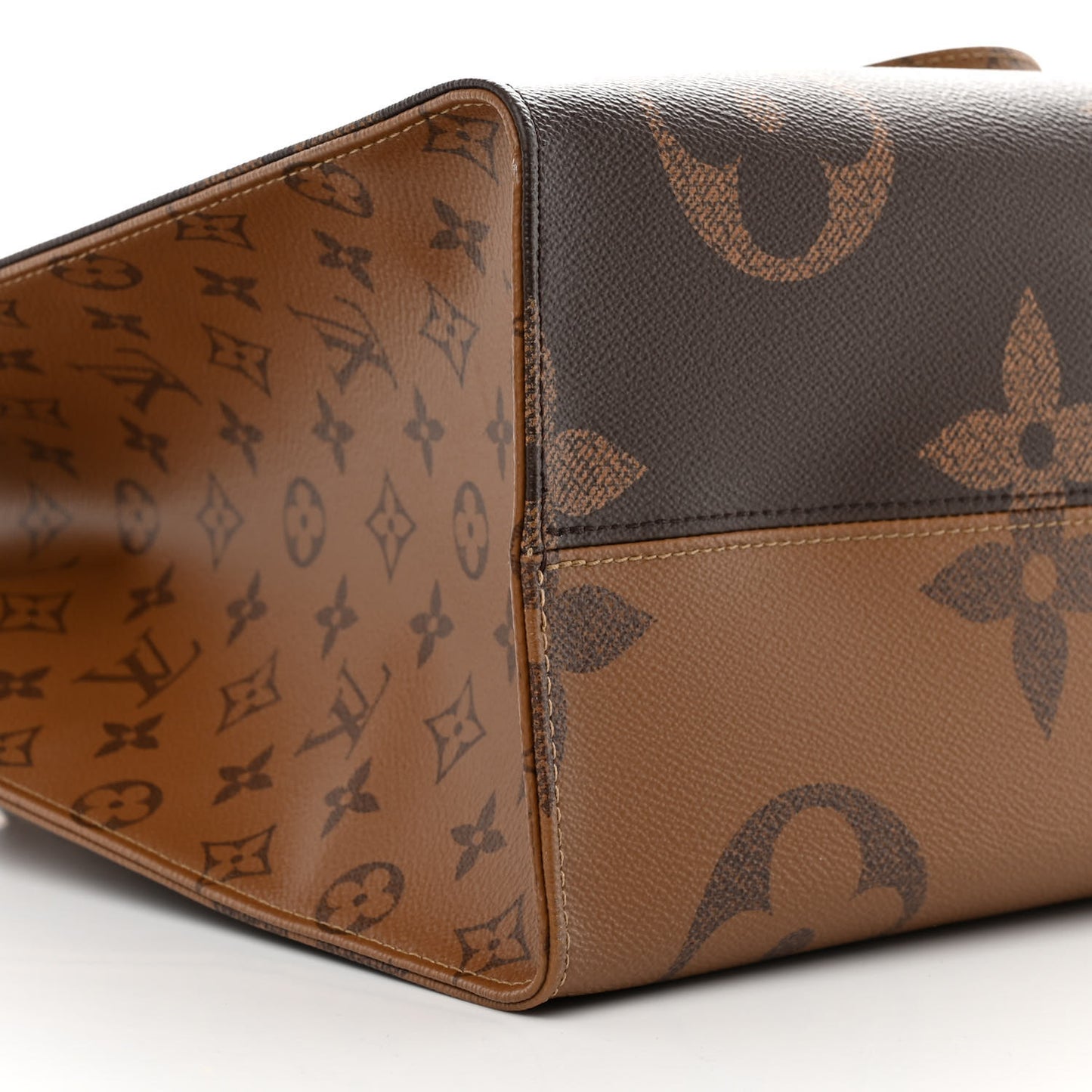 Reverse Monogram Giant Onthego GM