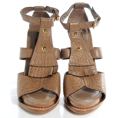 Louis Vuitton beige Crocodile Embossed beige leather sandals sz. 40.5 2 of 7