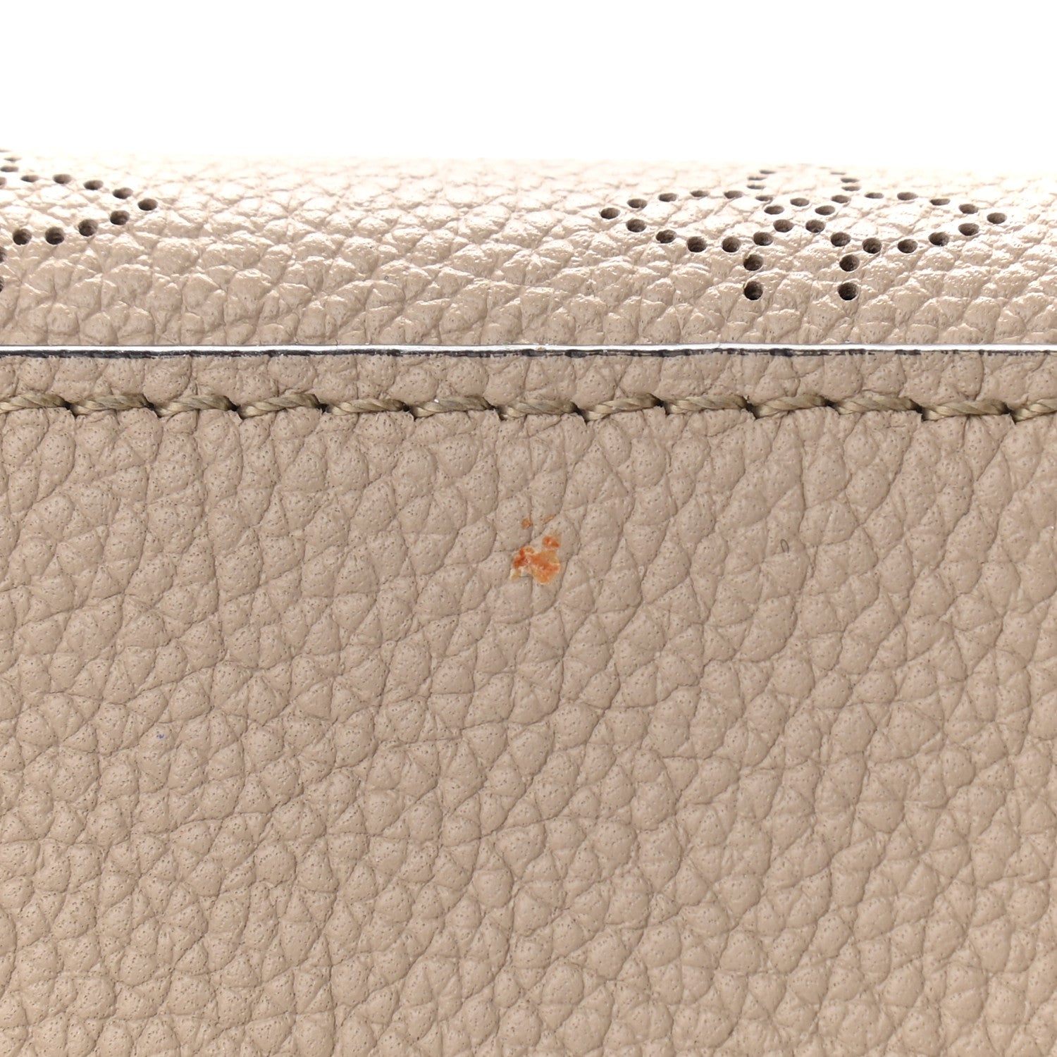 Louis Vuitton Mahina Beaubourg Hobo MM Galet 8 of 8