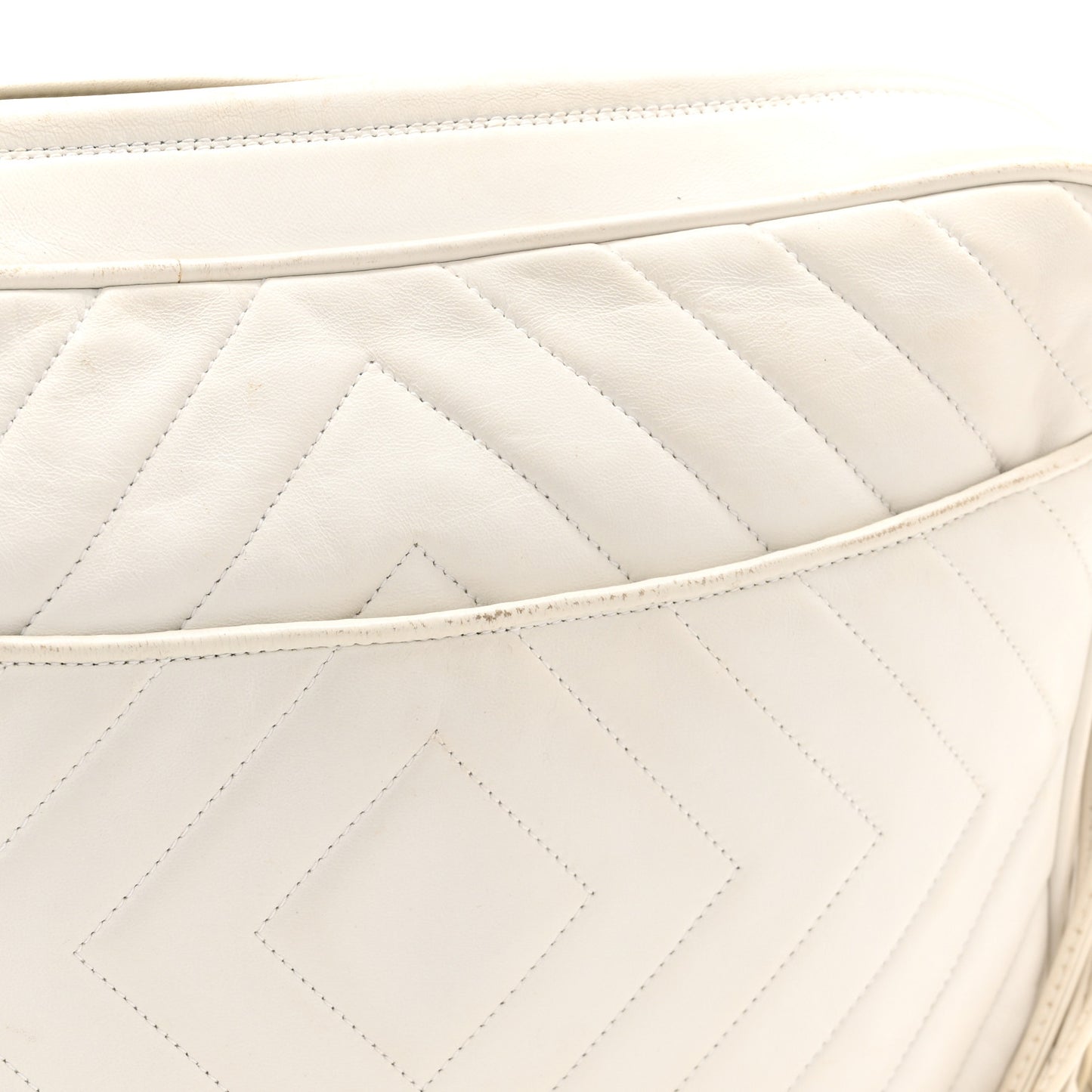 Lambskin Quilted CC Tassel Camera Case White
