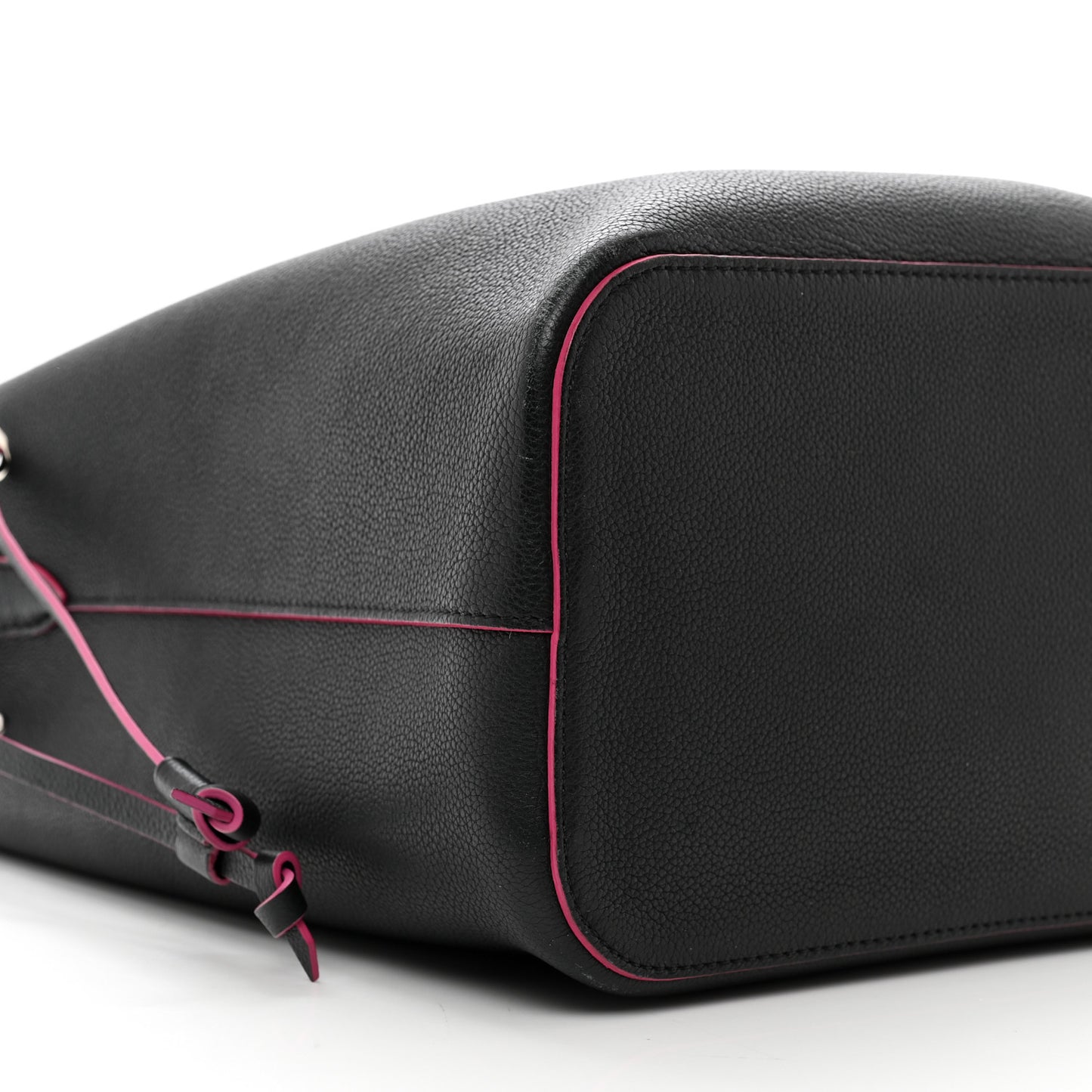 Calfskin Lockme Bucket Black