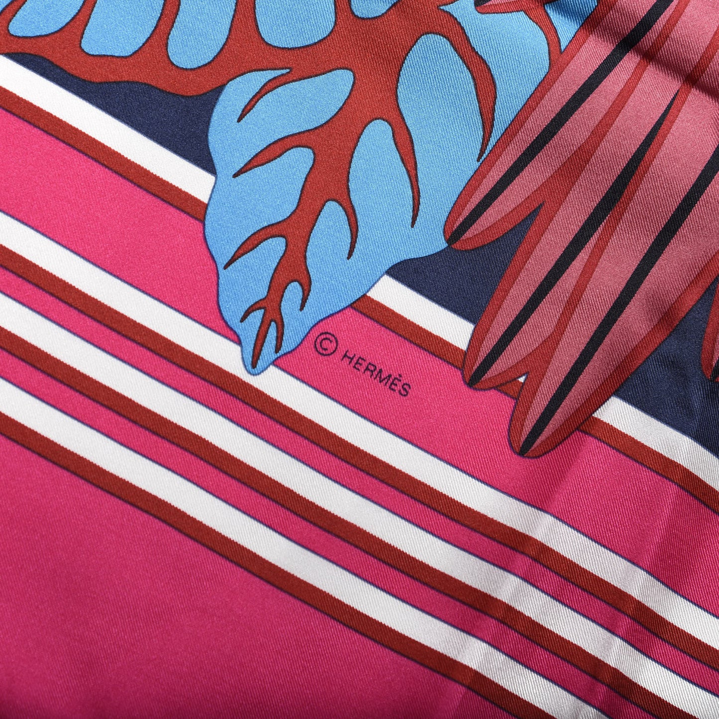 Silk Les Perroquets 140 Rose Vif Marine Bleu
