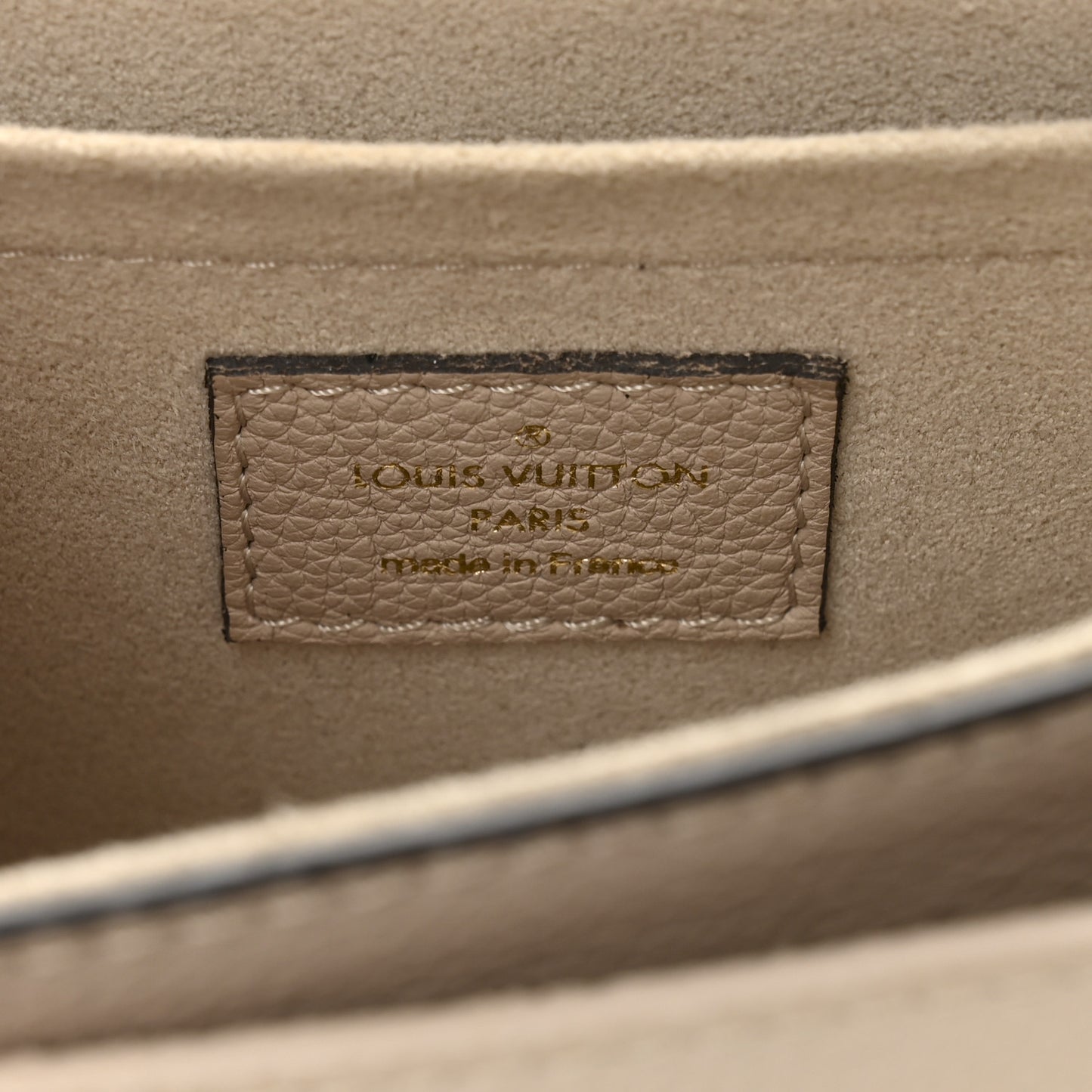 Grained Calfskin Lockme Tender Greige
