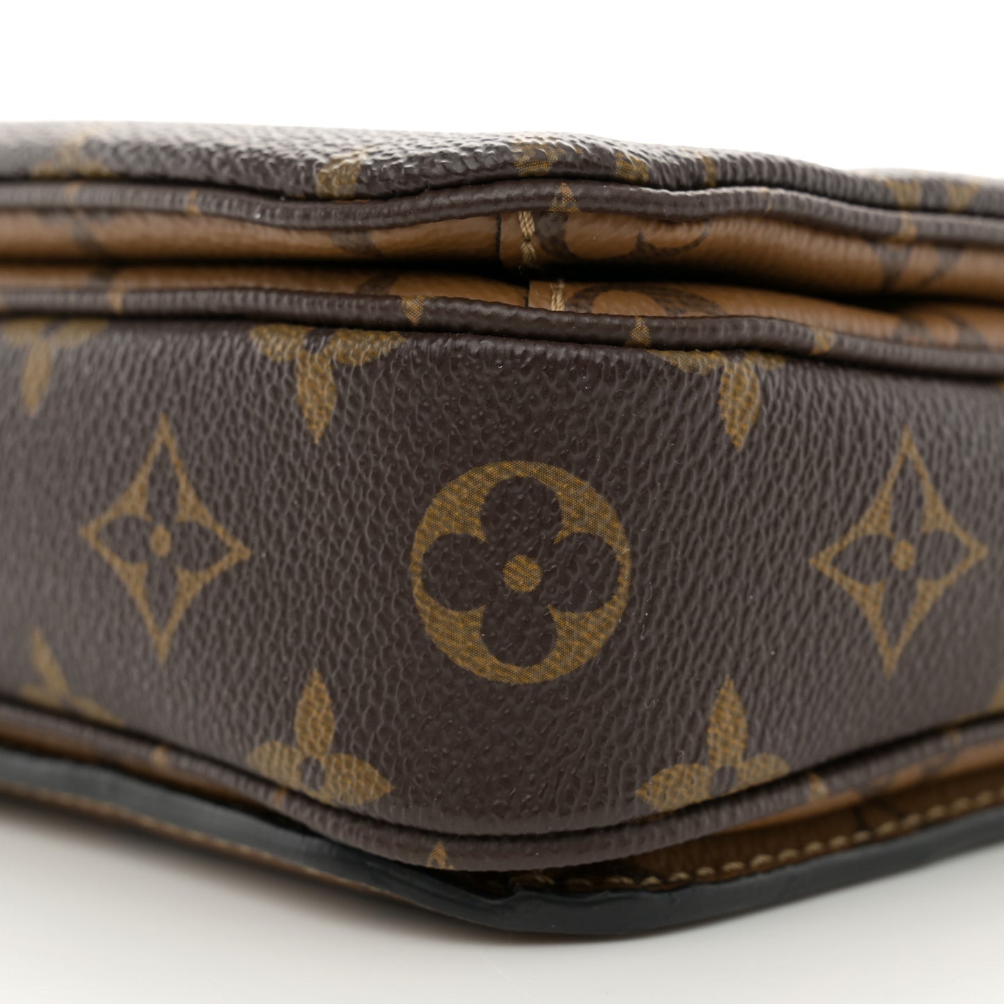 Reverse Monogram Pochette Metis