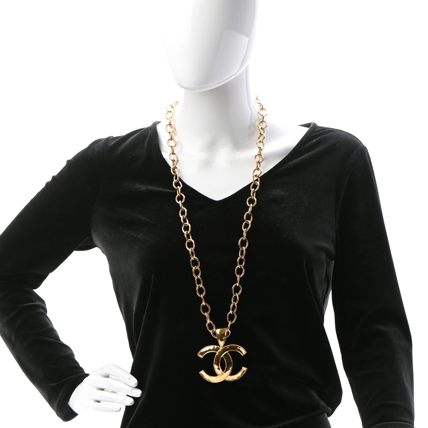 Metal CC Necklace Gold