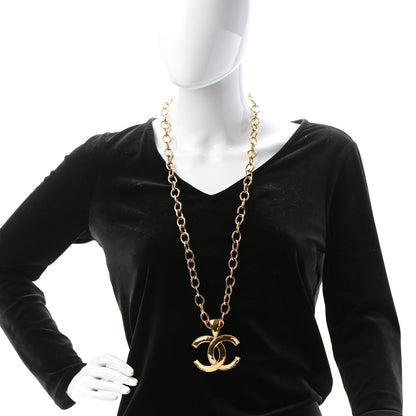 Chanel Metal CC Necklace Gold 2 of 5