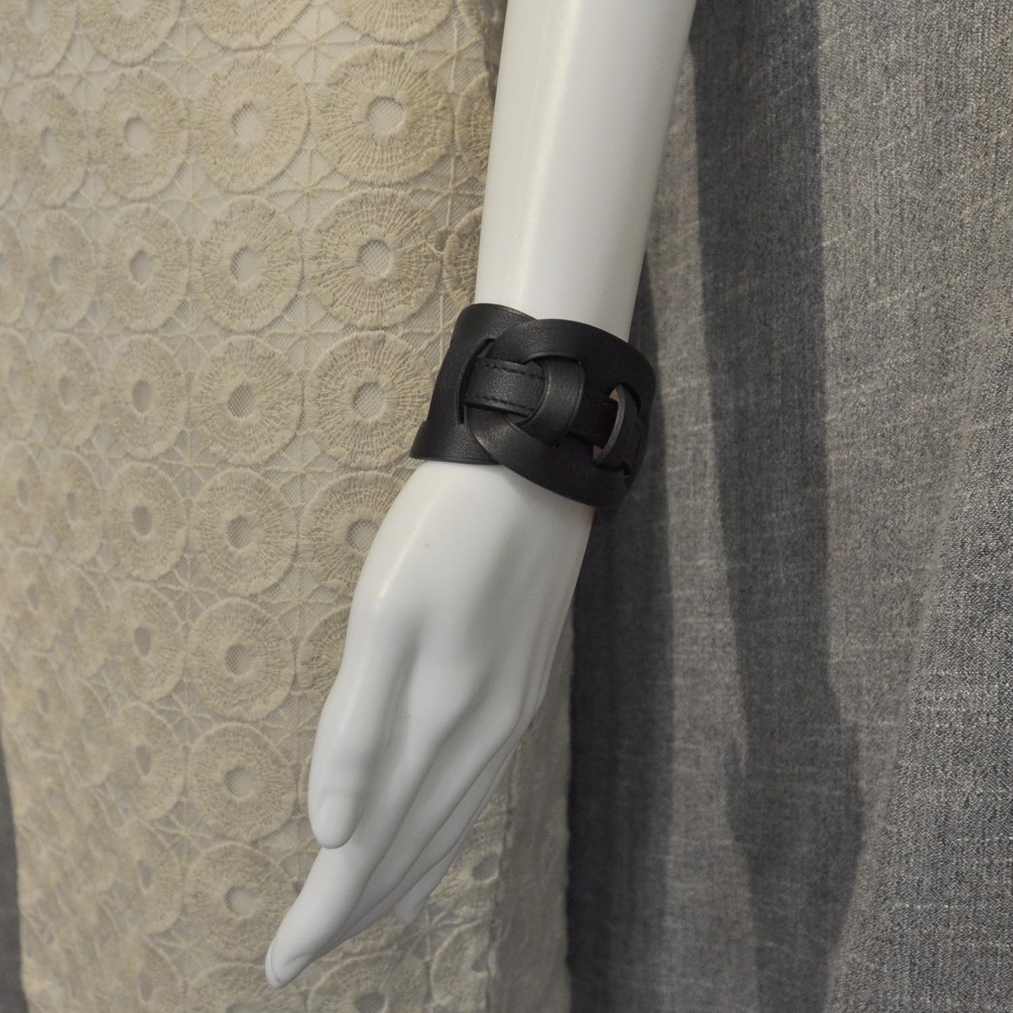 Swift Leather Fetiche Bracelet Small Black