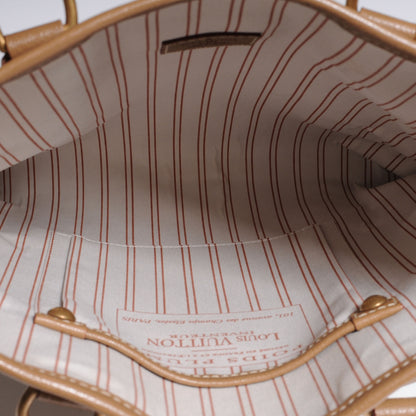 Louis Vuitton Trianon Poids Plume PM 5 of 9