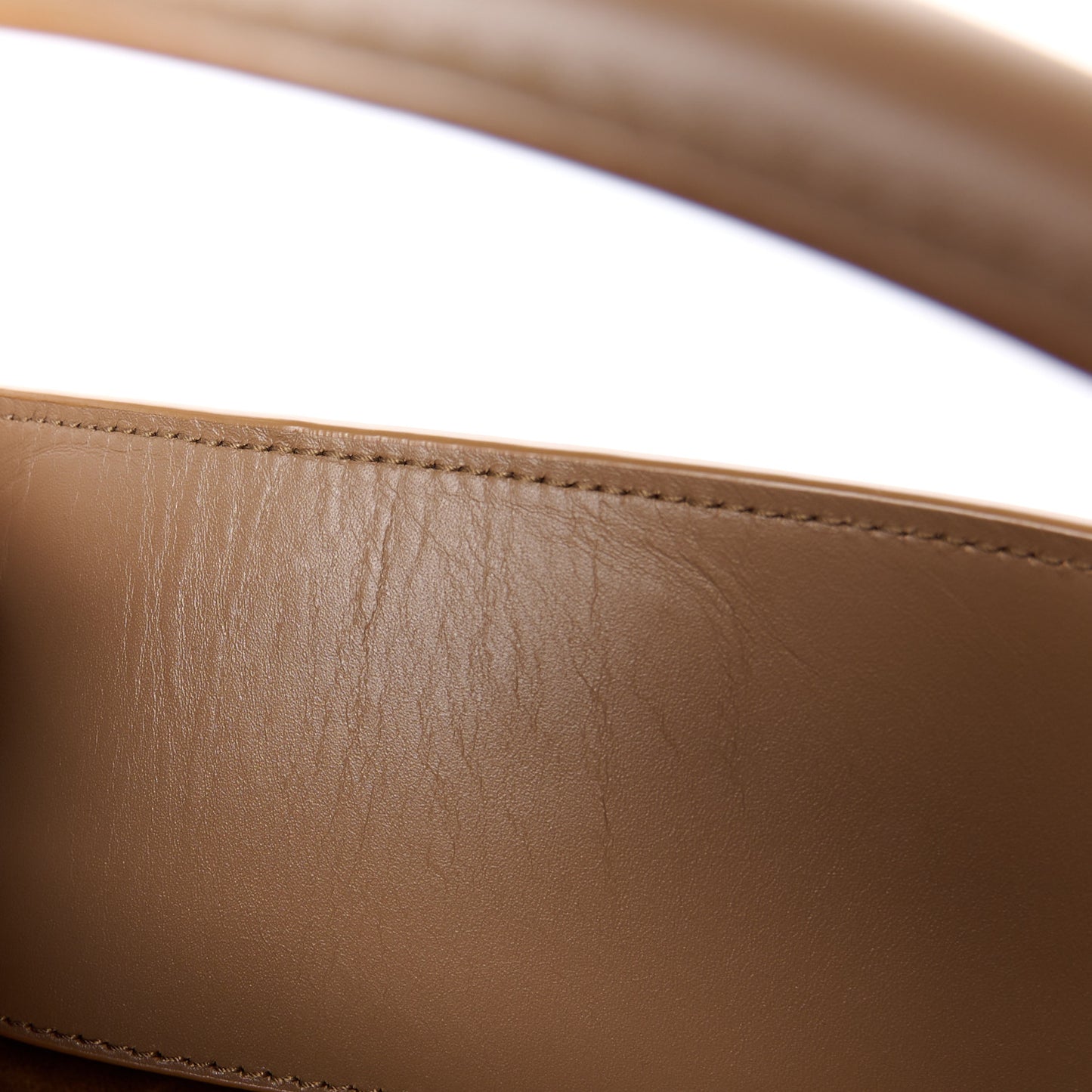 Shiny Calfskin Le 37 Bucket Bag Dark Cork