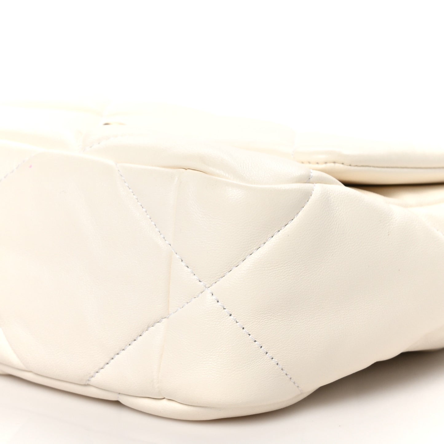 Lambskin Quilted Medium Chanel 19 Flap White