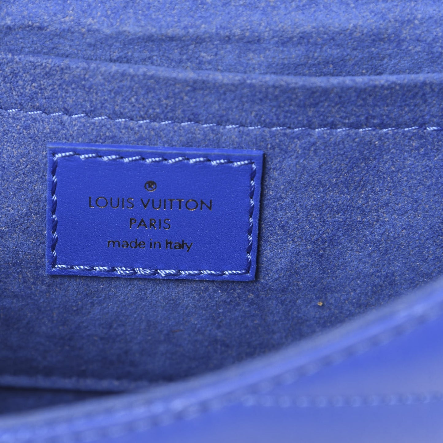 Calfskin New Wave Chain PM Blue Neon