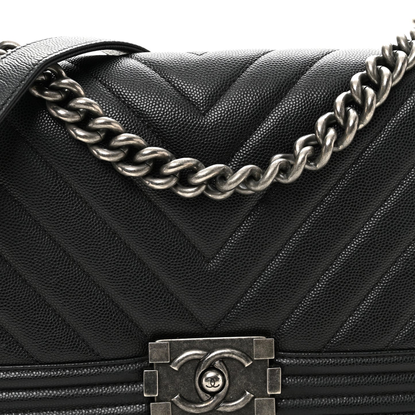 Caviar Chevron Quilted Medium Boy Flap Black