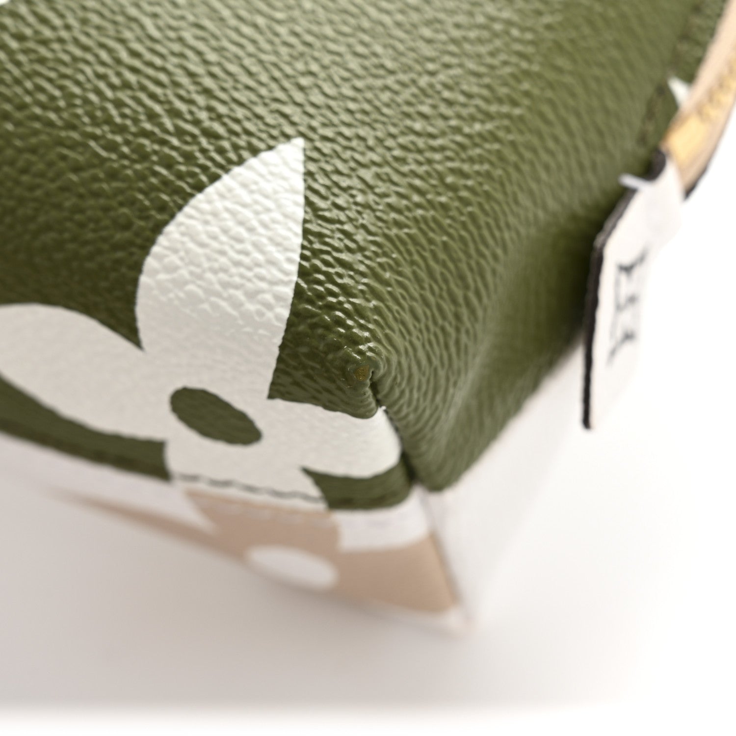 Louis Vuitton Monogram Giant Cosmetic Pouch Kaki 15 of 16
