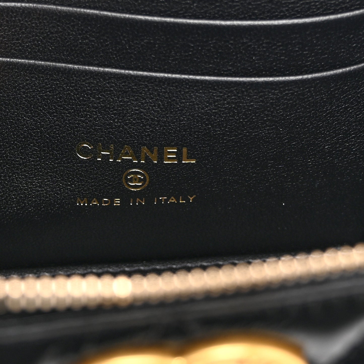 Shiny Lambskin Quilted Small Vanity Case With Chain Black