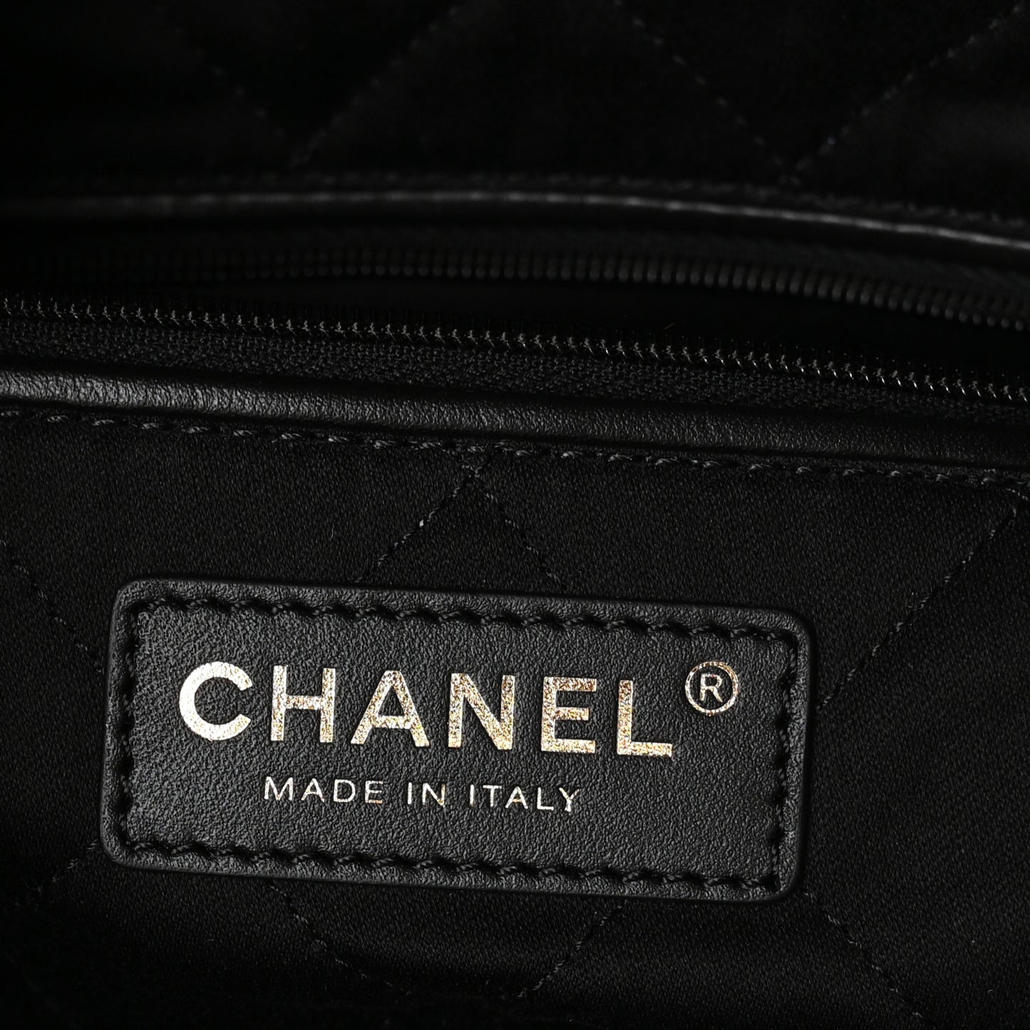 Shiny Calfskin Quilted Chanel 22 Black