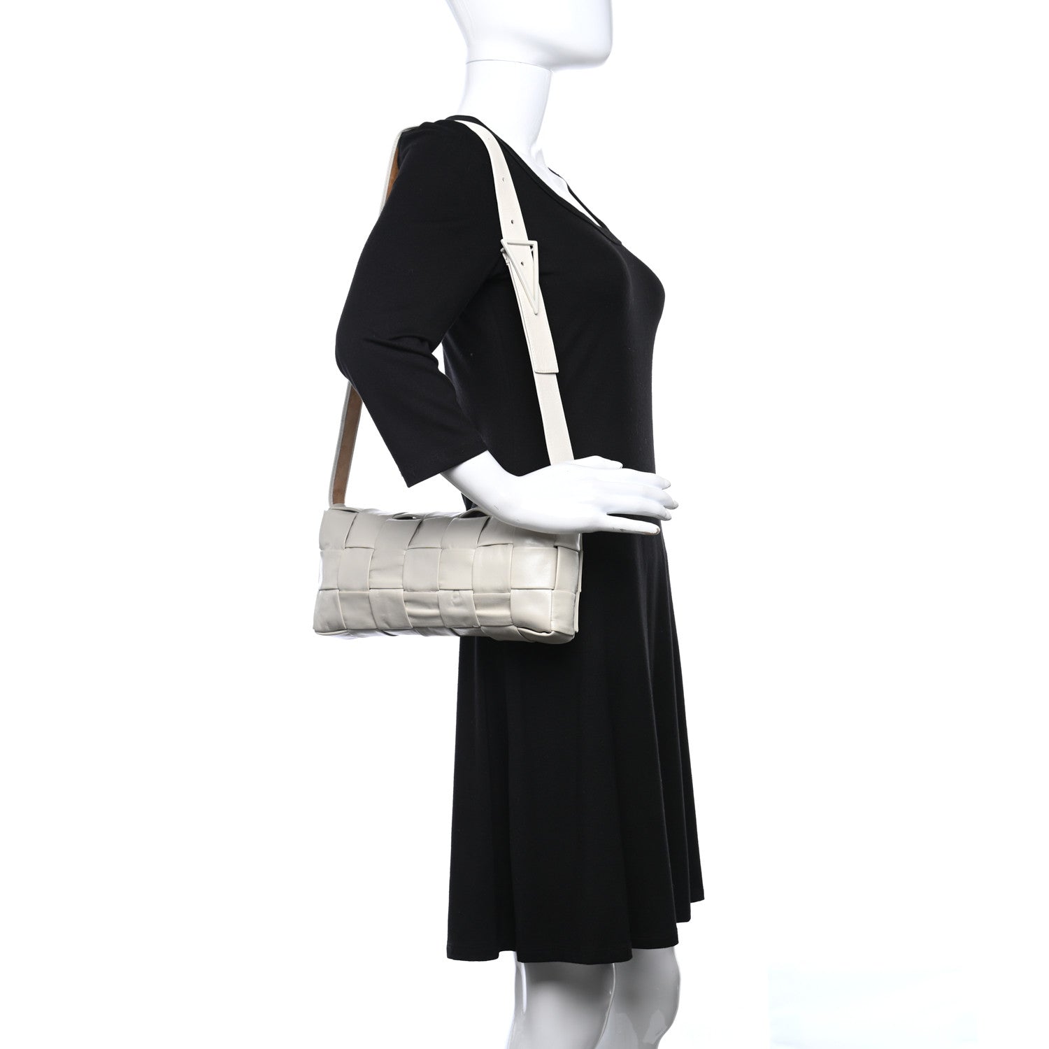 Bottega Veneta Lambskin Maxi Intrecciato Shoulder Bag Bag White 2 of 8