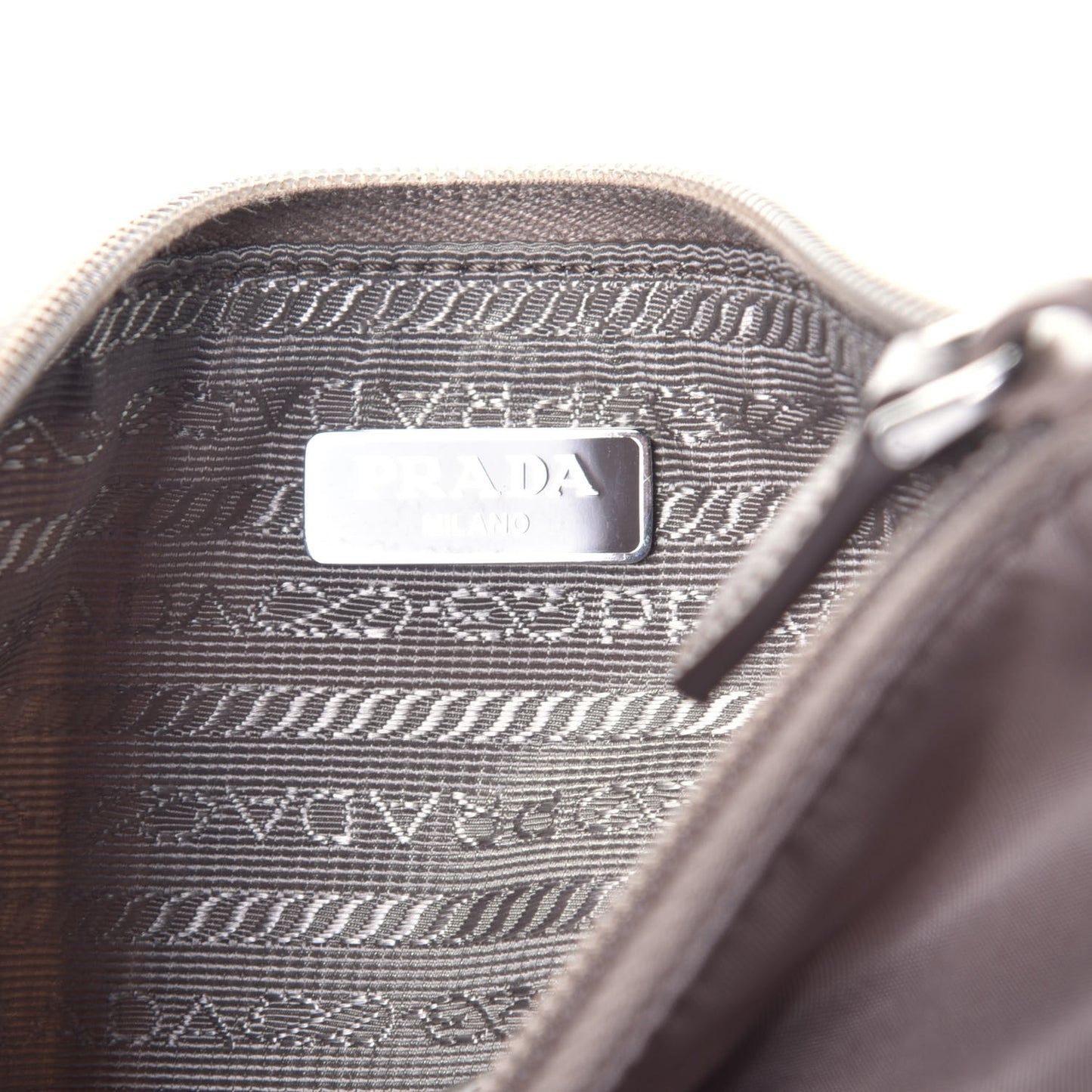 Tessuto Nylon Saffiano Wristlet Argilla