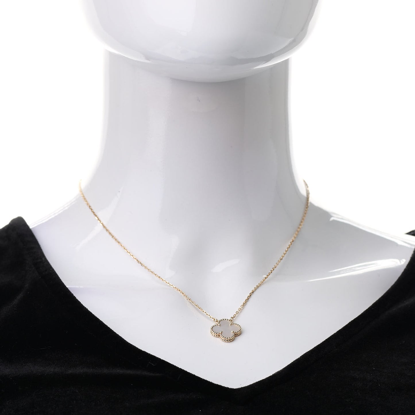 18K Yellow Gold Mother of Pearl Vintage Alhambra Pendant Necklace