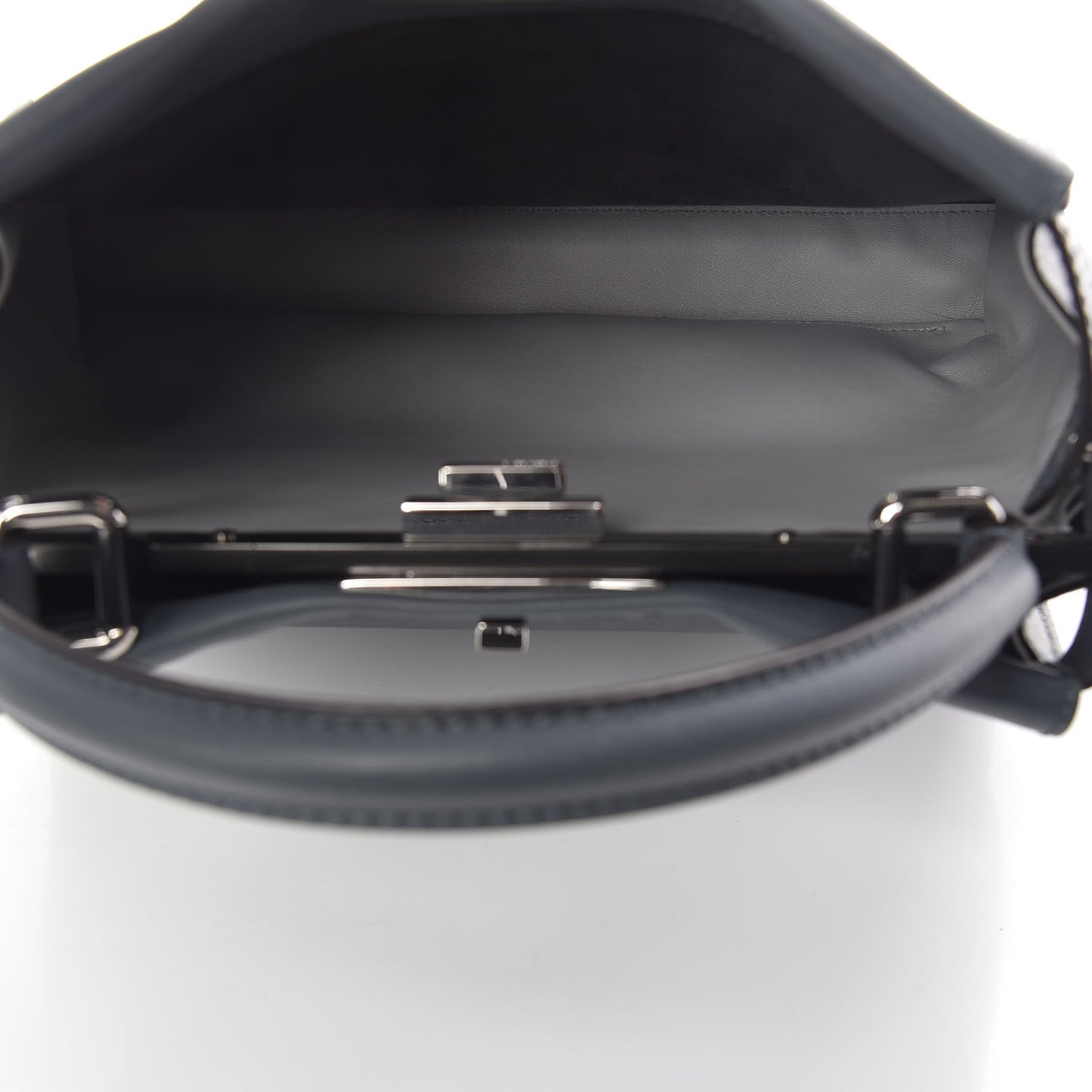 Vitello Seta Shiny Nappa Medium Peekaboo Iconic Satchel Tempesta Grigio Perla