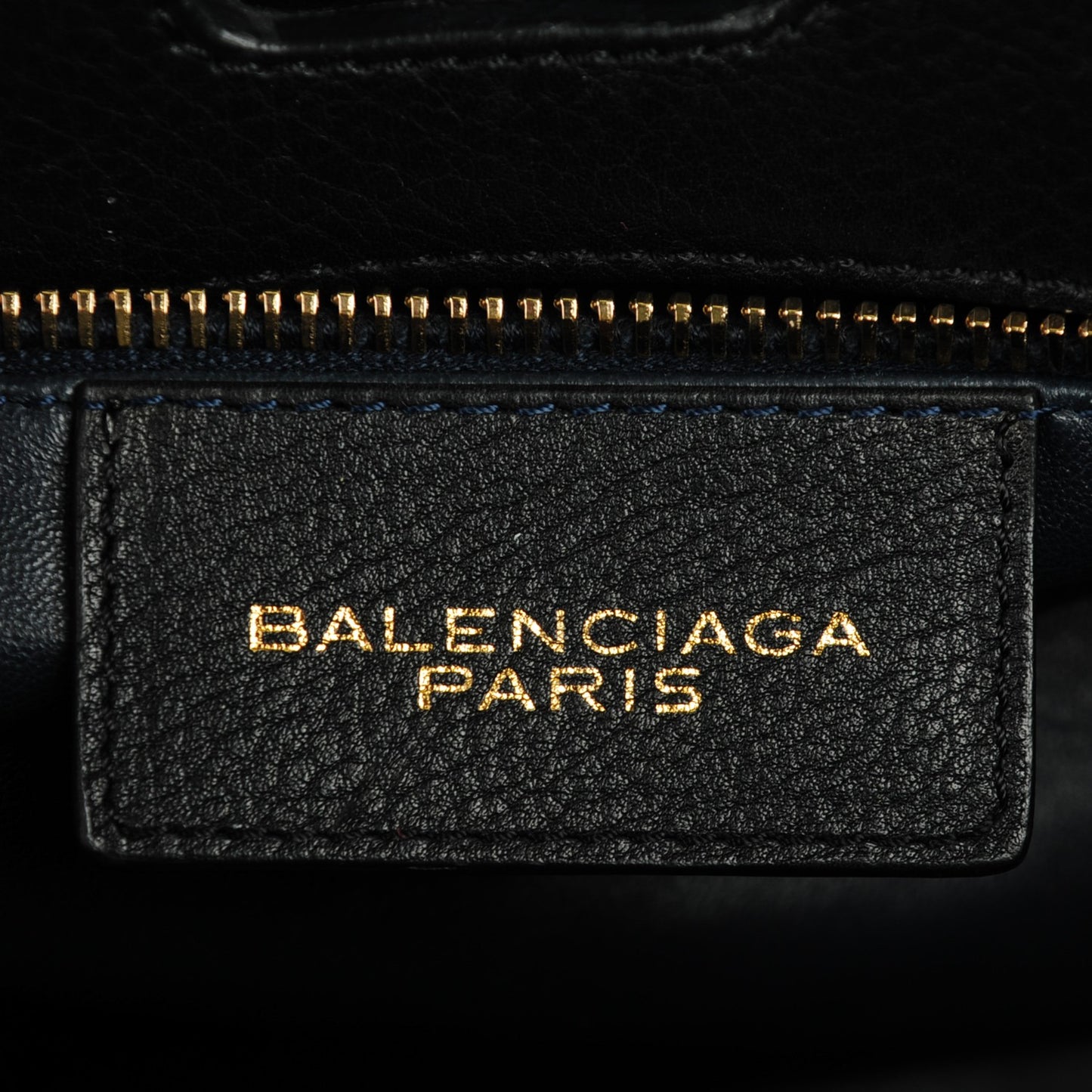 Grained Calfskin M Tube Round Tote Black