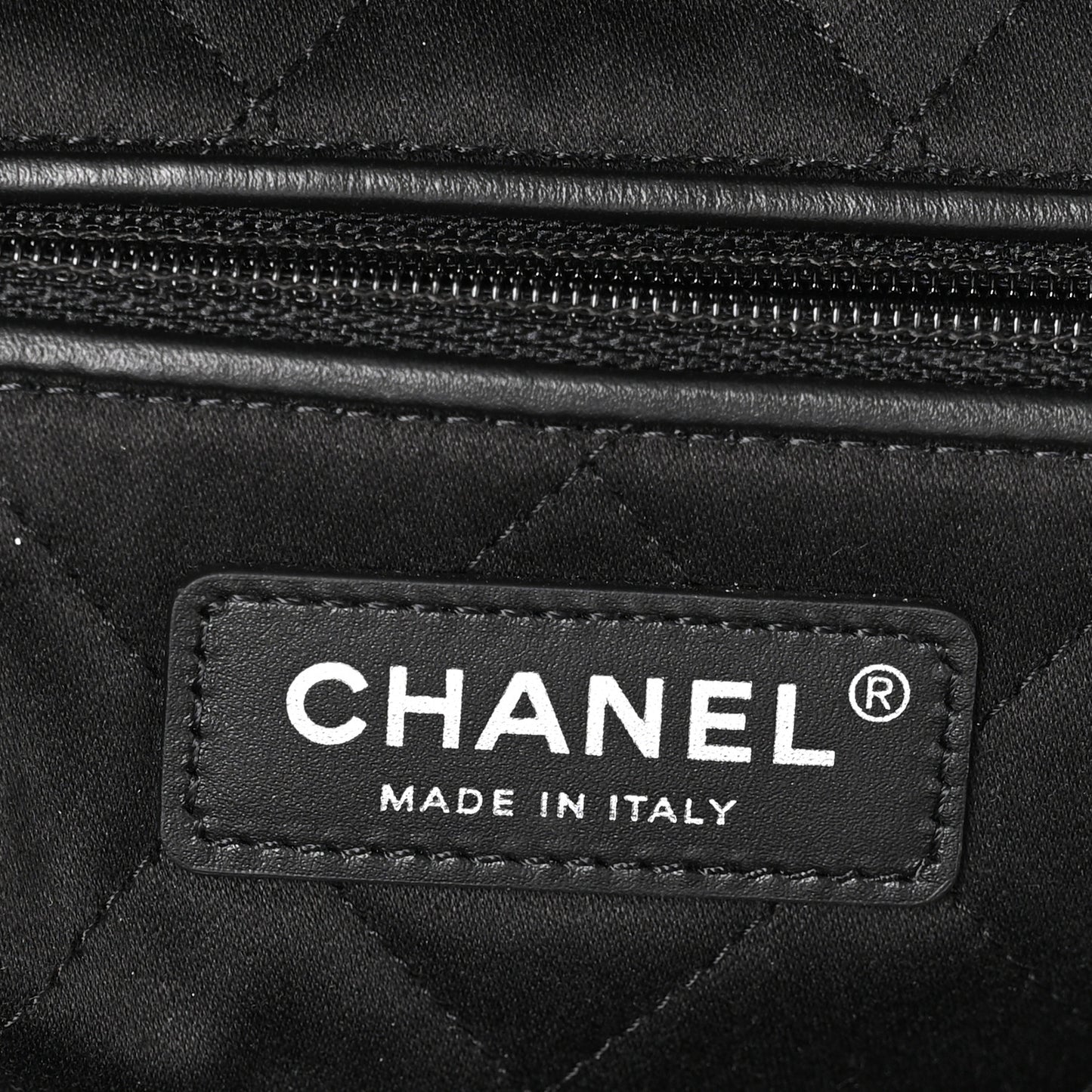 Shiny Calfskin Quilted Small Chanel 22 So Black